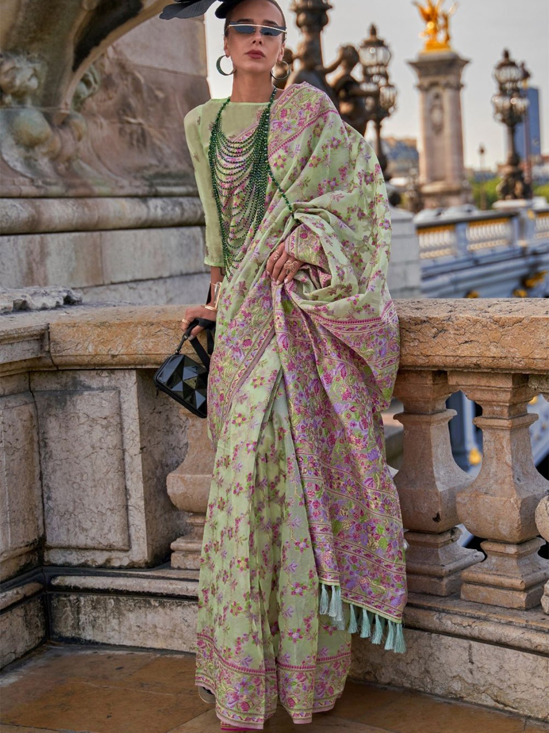 

BLENDIFY Woven Design Organza Banarasi Saree, Olive