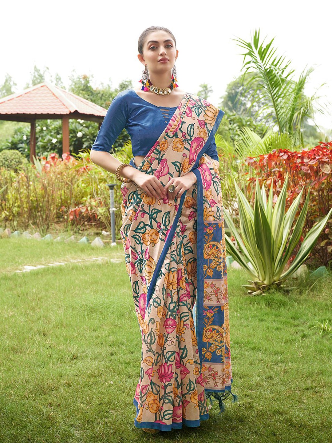 

Kandora Floral Pure Silk Tussar Saree, Beige
