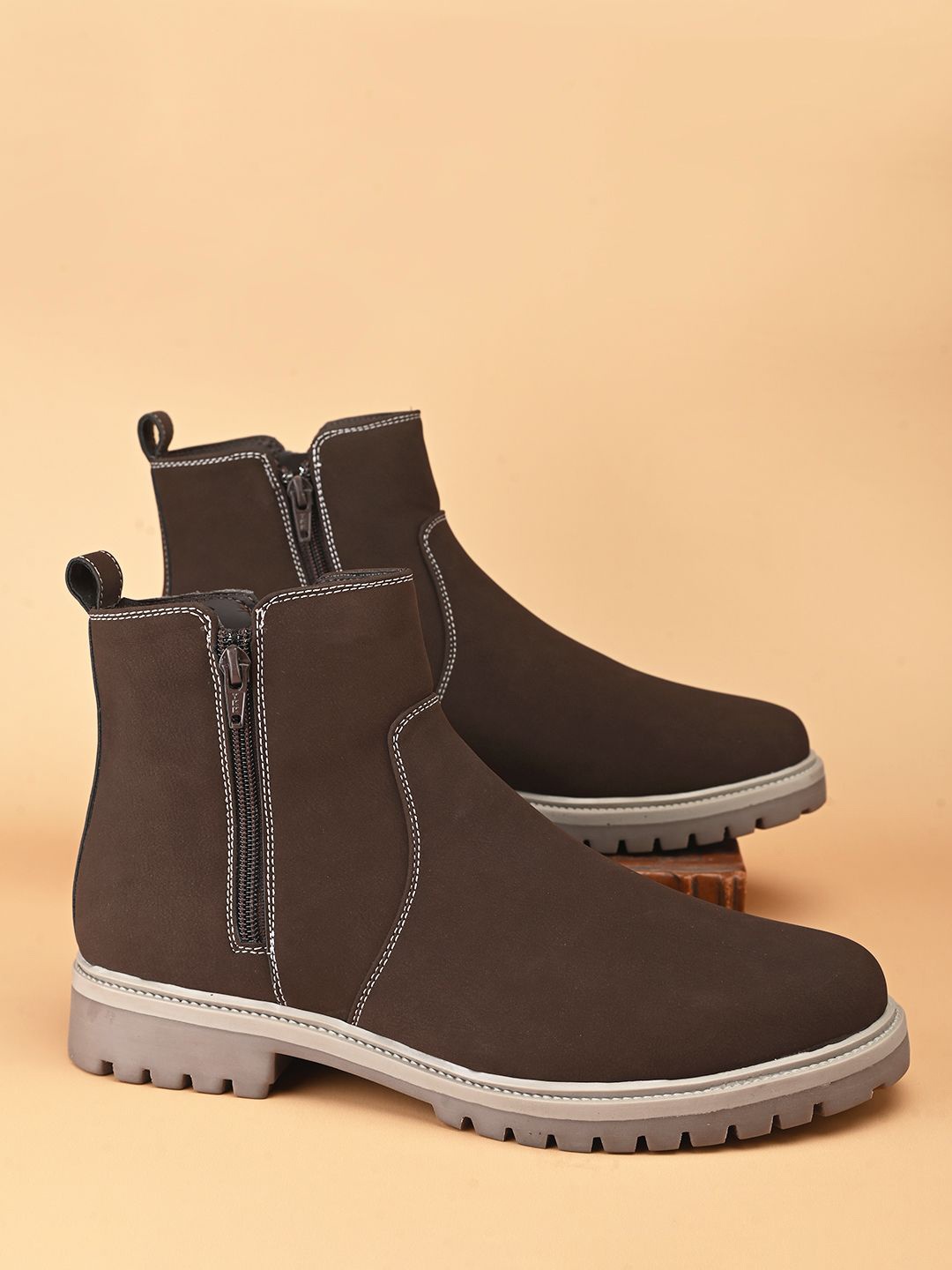 

The Roadster Lifestyle Co. Men Round-Toe Zipper Desert Boots, Brown