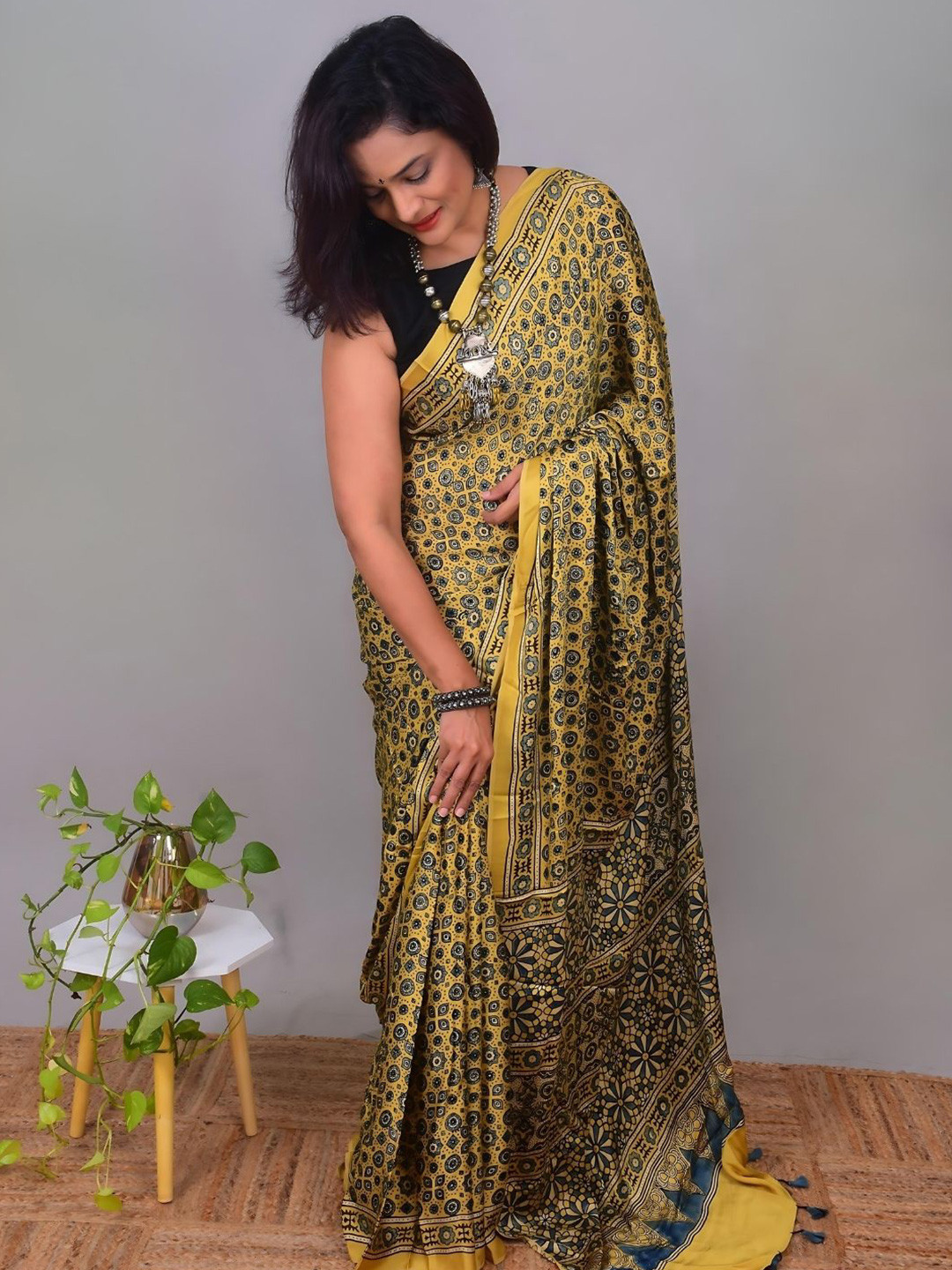 

Indeloom Ajrak Block Pure Silk Block Print Saree, Yellow