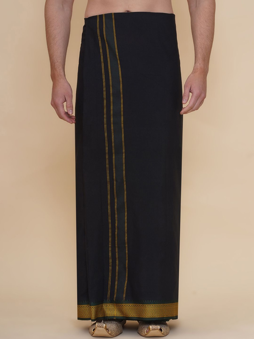 

Sethukrishna Mens Solid Color Dhoti, Black