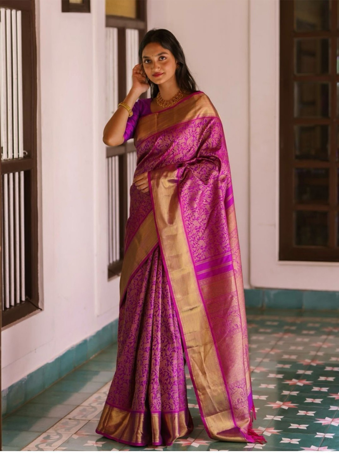 

bansari textiles Ethnic Motifs Woven Design Zari Jute Silk Kanjeevaram Saree, Pink