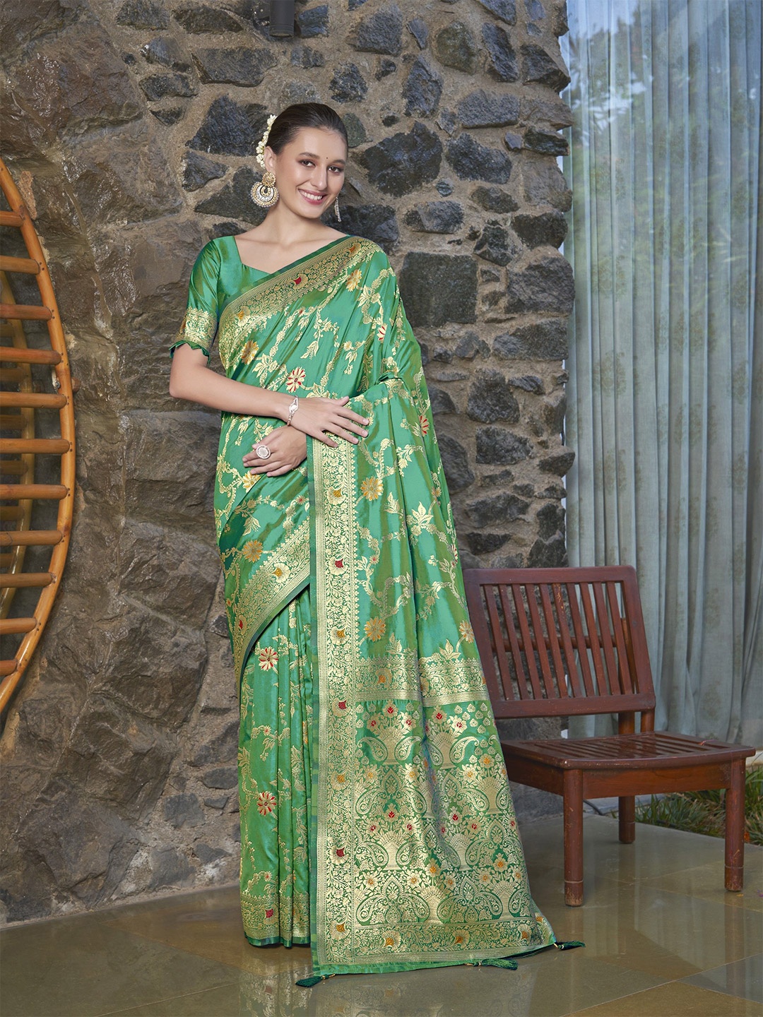 

SAREETHNIC Woven Design Zari Pure Silk Banarasi Saree, Green