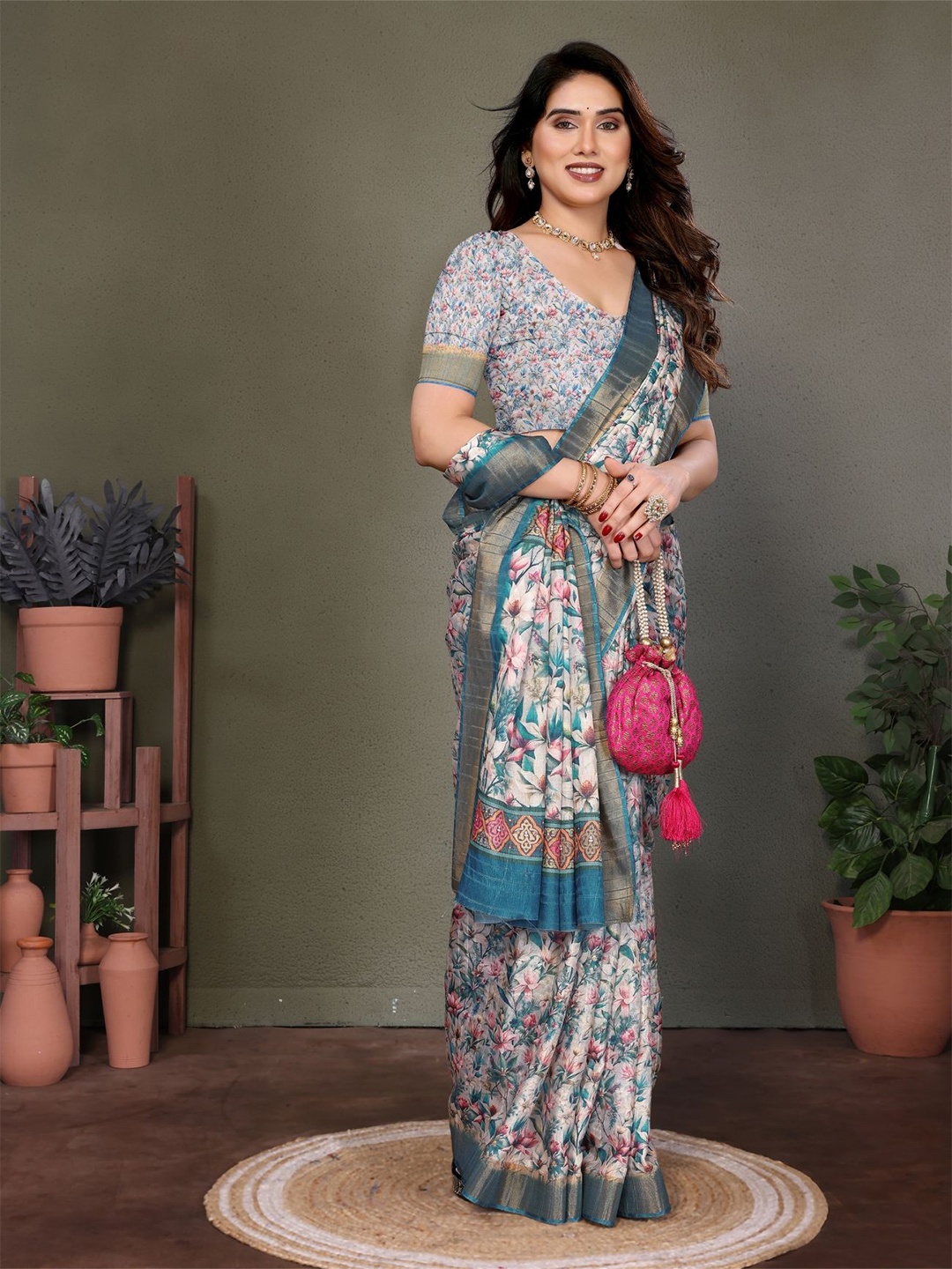 

vj fashion Floral Zari Linen Blend Saree, Off white