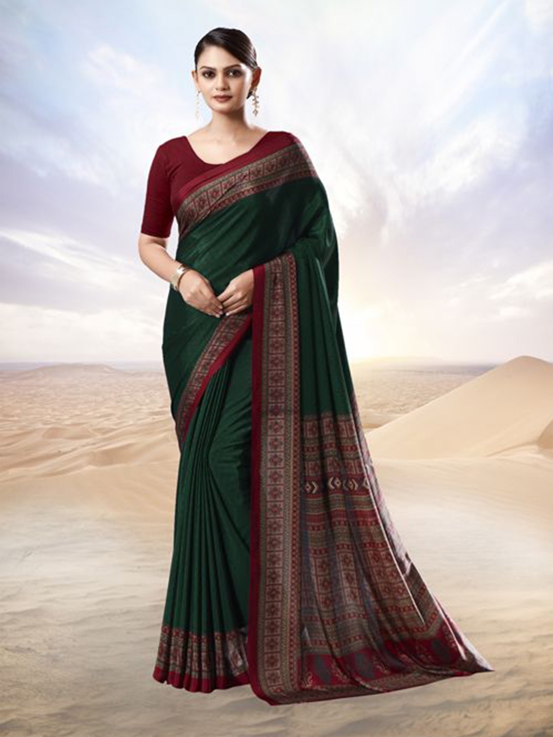 

Jaanvi Solid Saree, Green