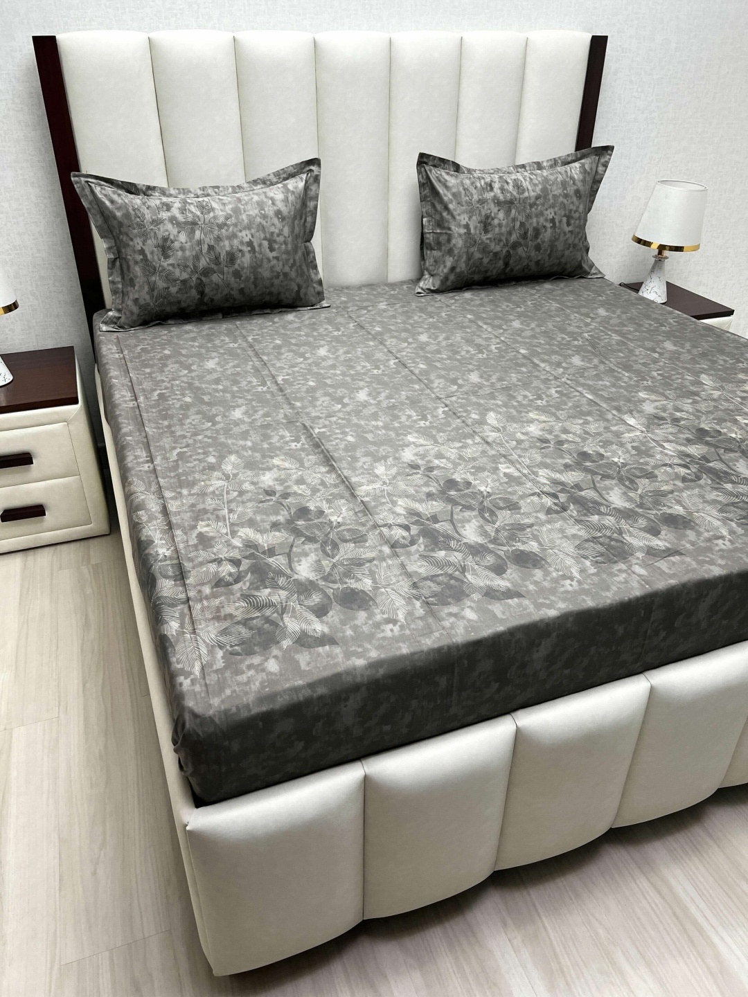 

Pure Decor Royal Majestic Brown Printed Cotton 600 TC King Bedsheet Set 2.74m x 2.74m