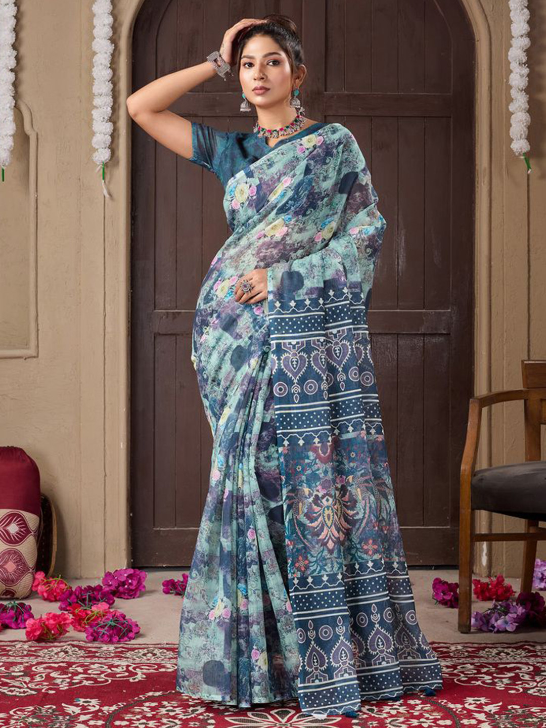 

Fashion FRICKS Floral Printed Saree, Blue