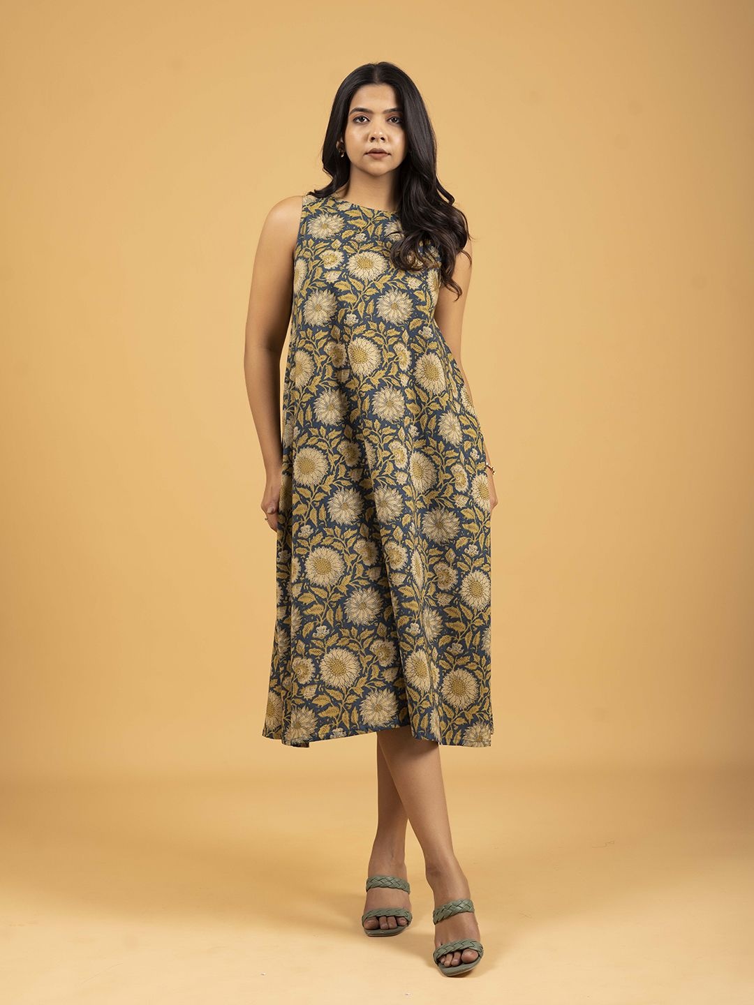 

SPARSA Women Cotton Sleeveless Floral Printed A-Line Midi Dress, Blue