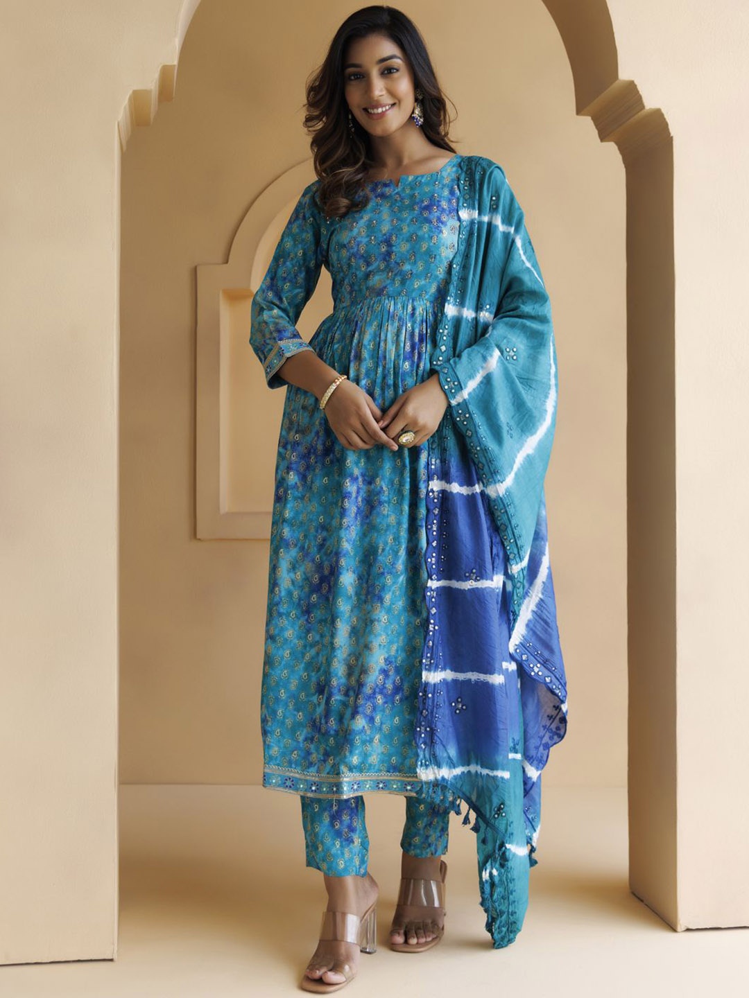 

Geroo Luxe Paisley Printed Notch Neck Empire Sequinned Kurta With Trousers & Dupatta, Blue