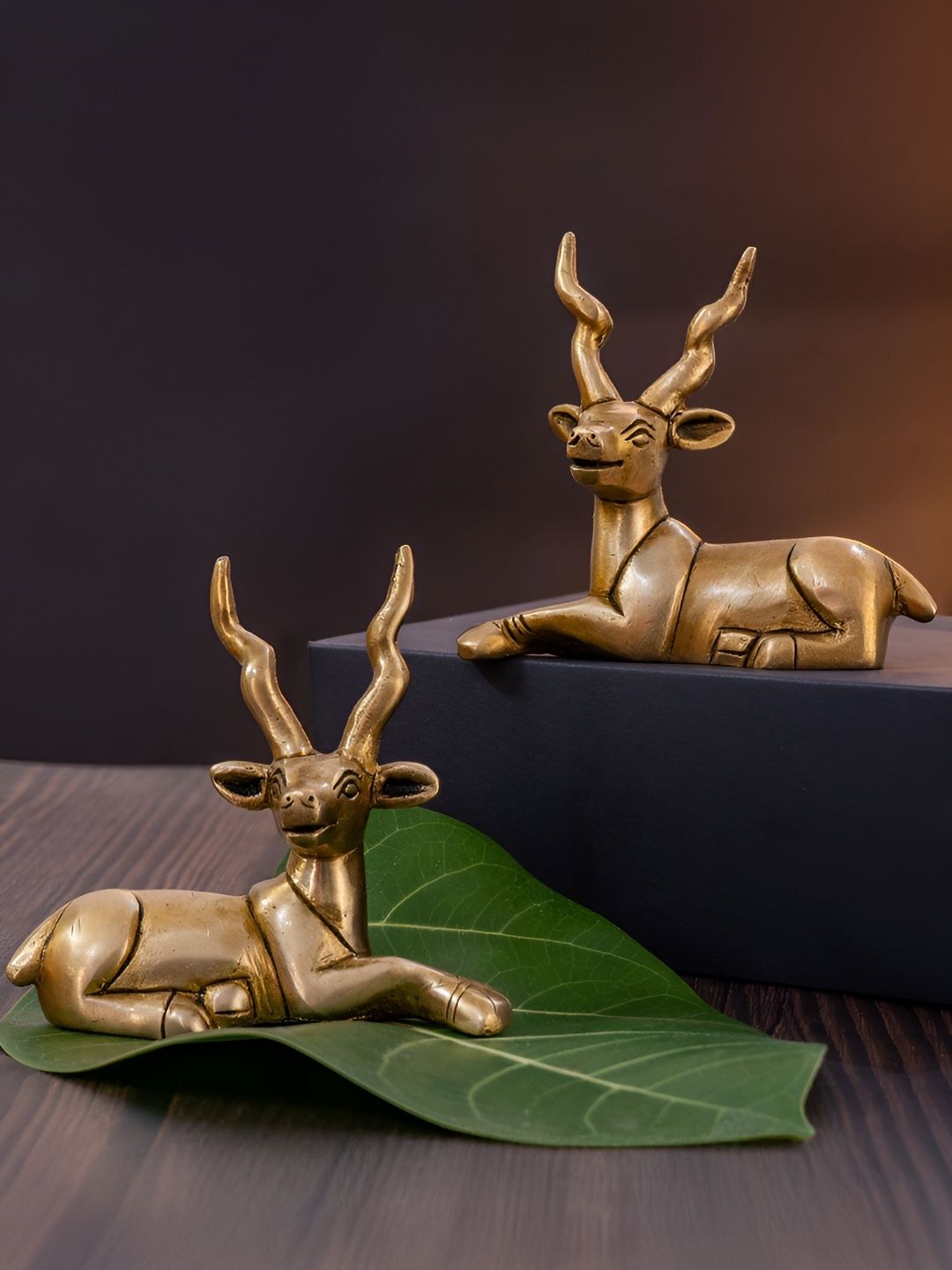 

The Advitya Gold-Toned Deer Pair Statues Birds and Animals Figurine Showpiece