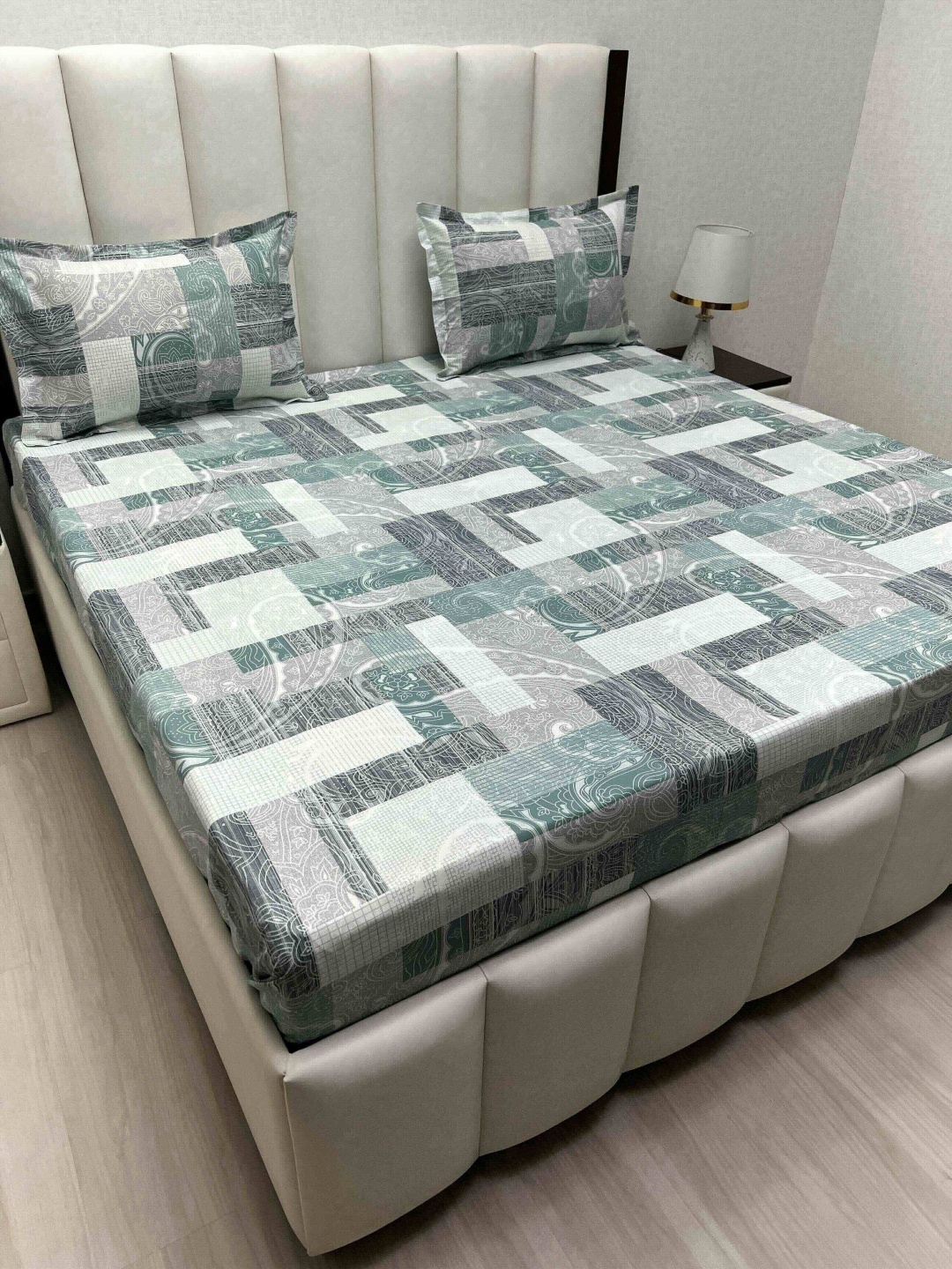 

Pure Decor Royal Velar Green Printed Pure Cotton 260 TC King Bedsheet Set 2.74 m x 2.74 m