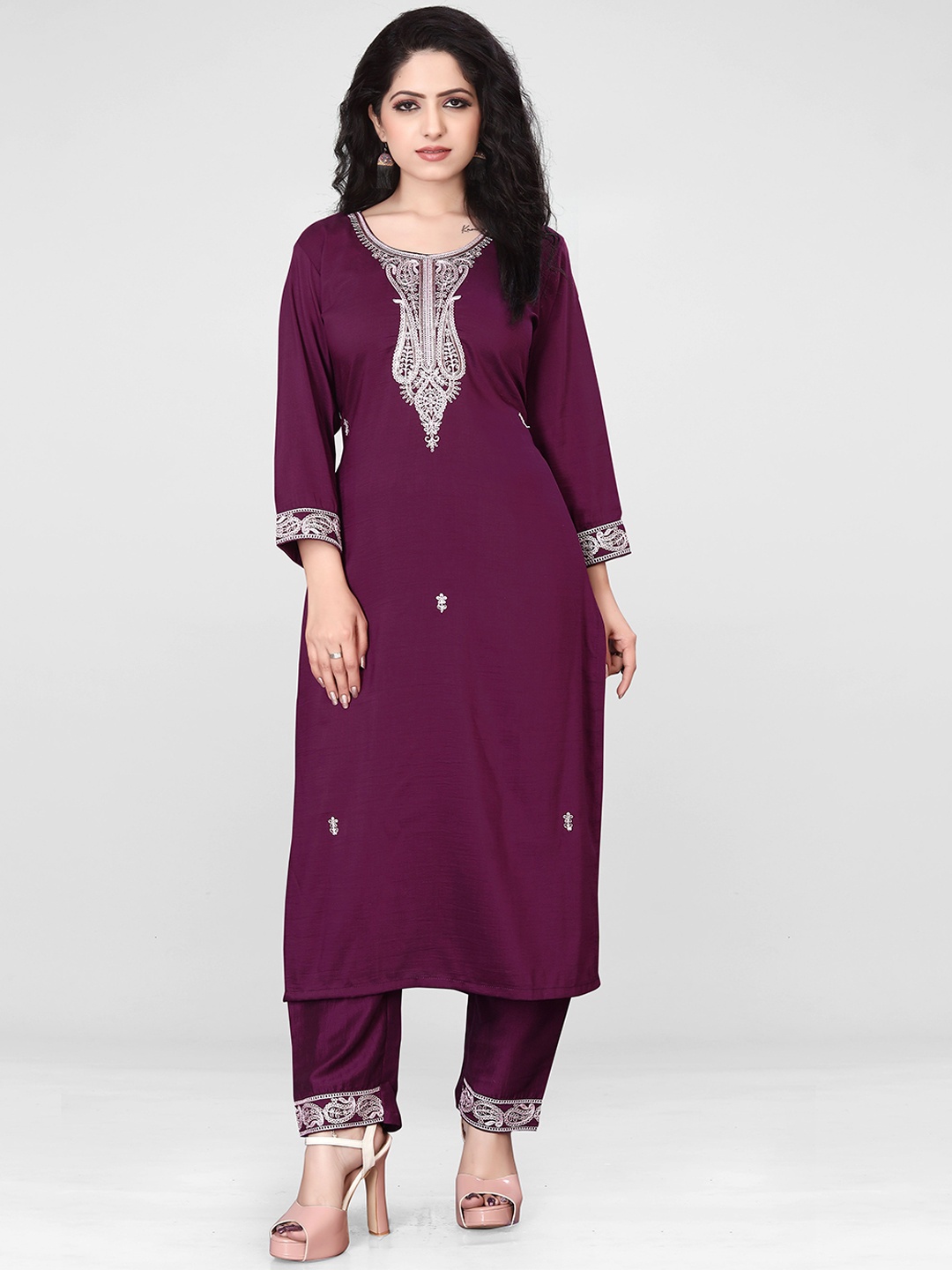 

Raave Floral Yoke Design Thread Work Straight Kurta with Trouser, Magenta