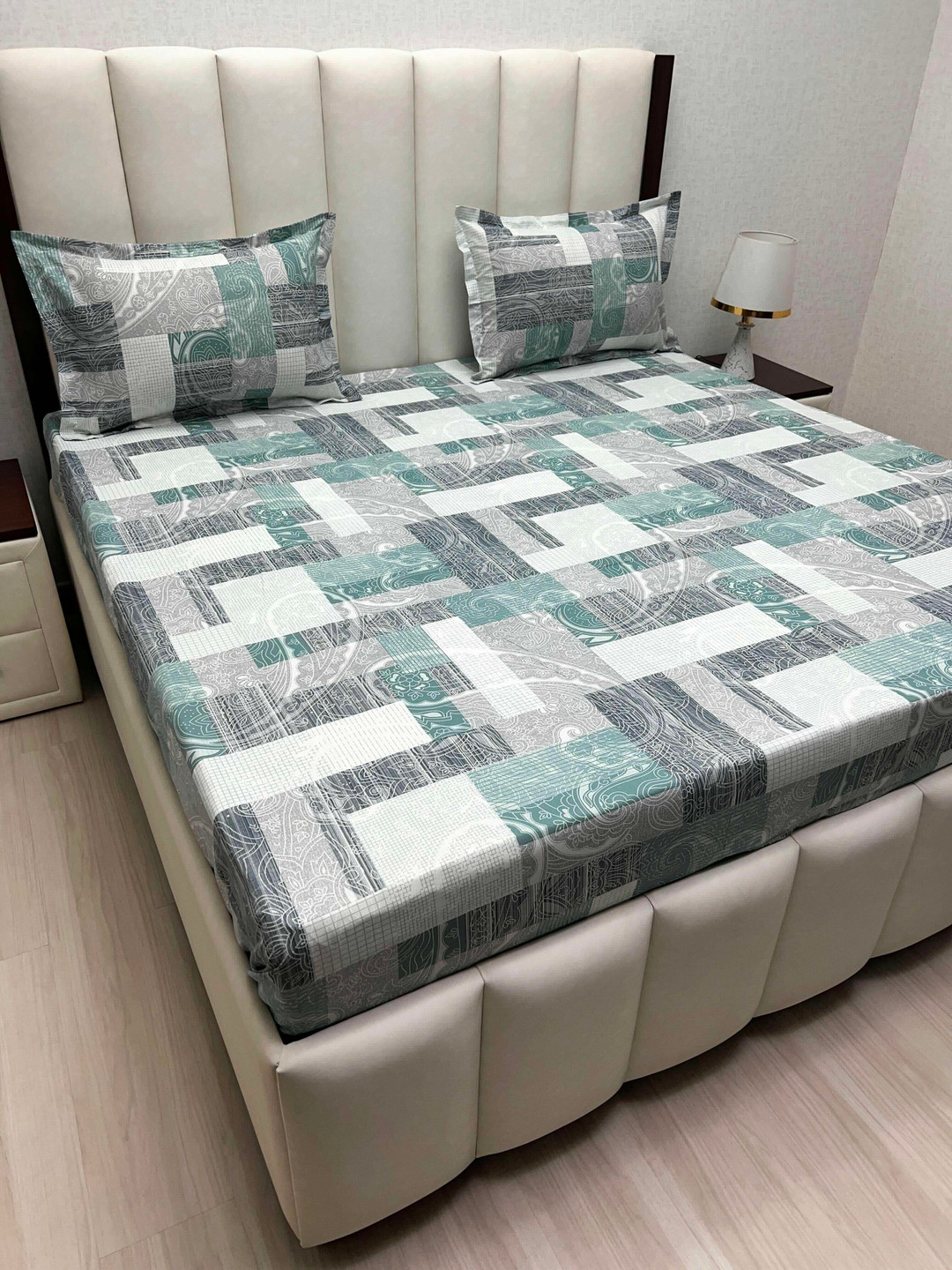 

Pure Decor Royal Velar Green Grey & White Printed King Bedsheet Set 2.74 m x 2.74 m