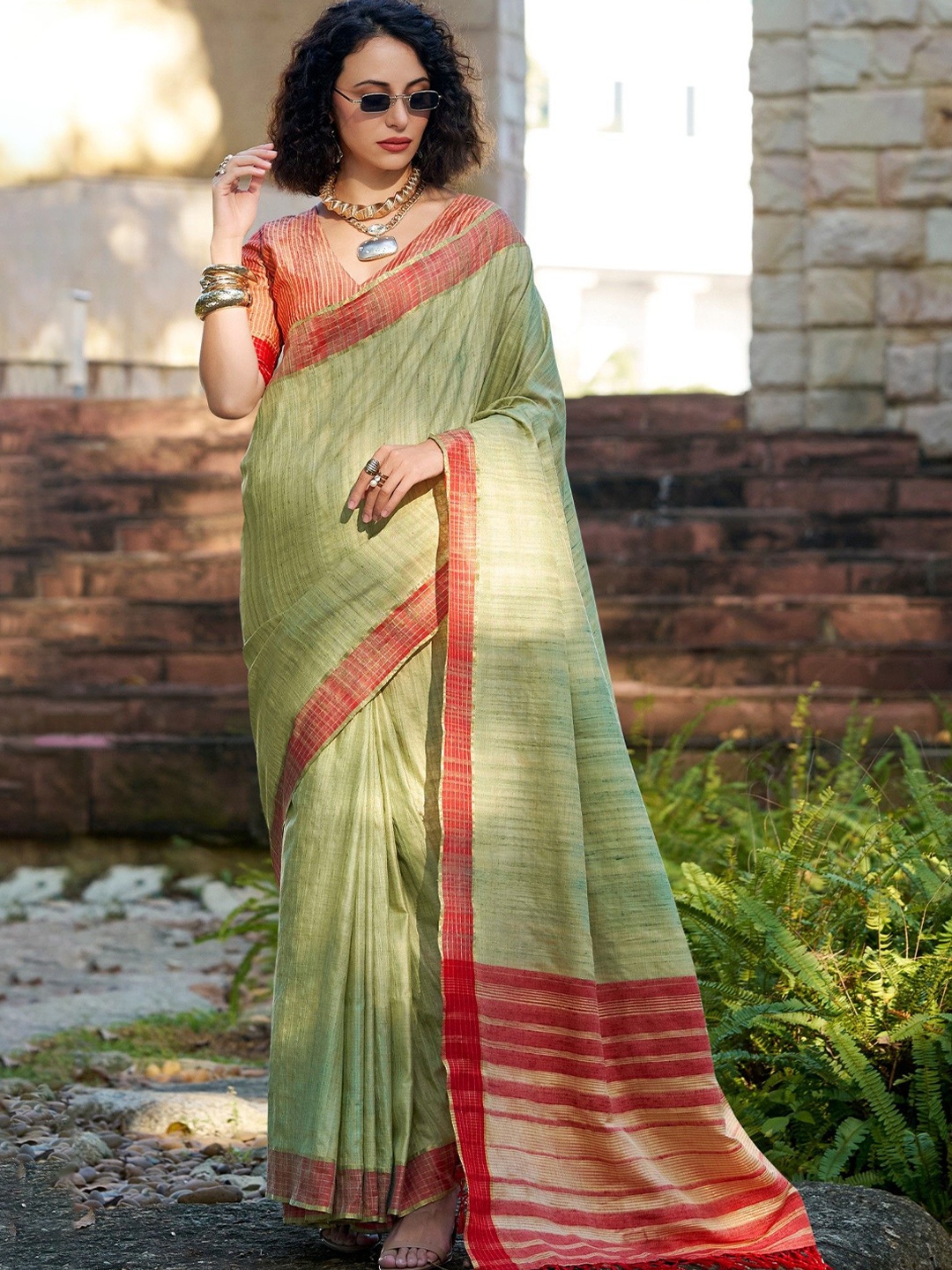 

MySilkLove Woven Design Saree, Green
