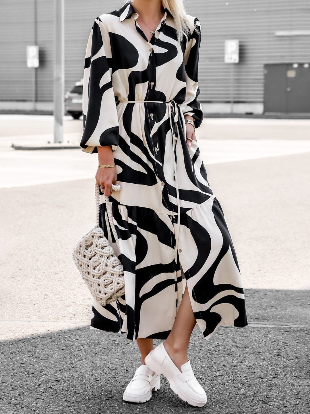 

StyleCast x Revolte Women Printed Shirt Collar A-Line Midi Dress, Black