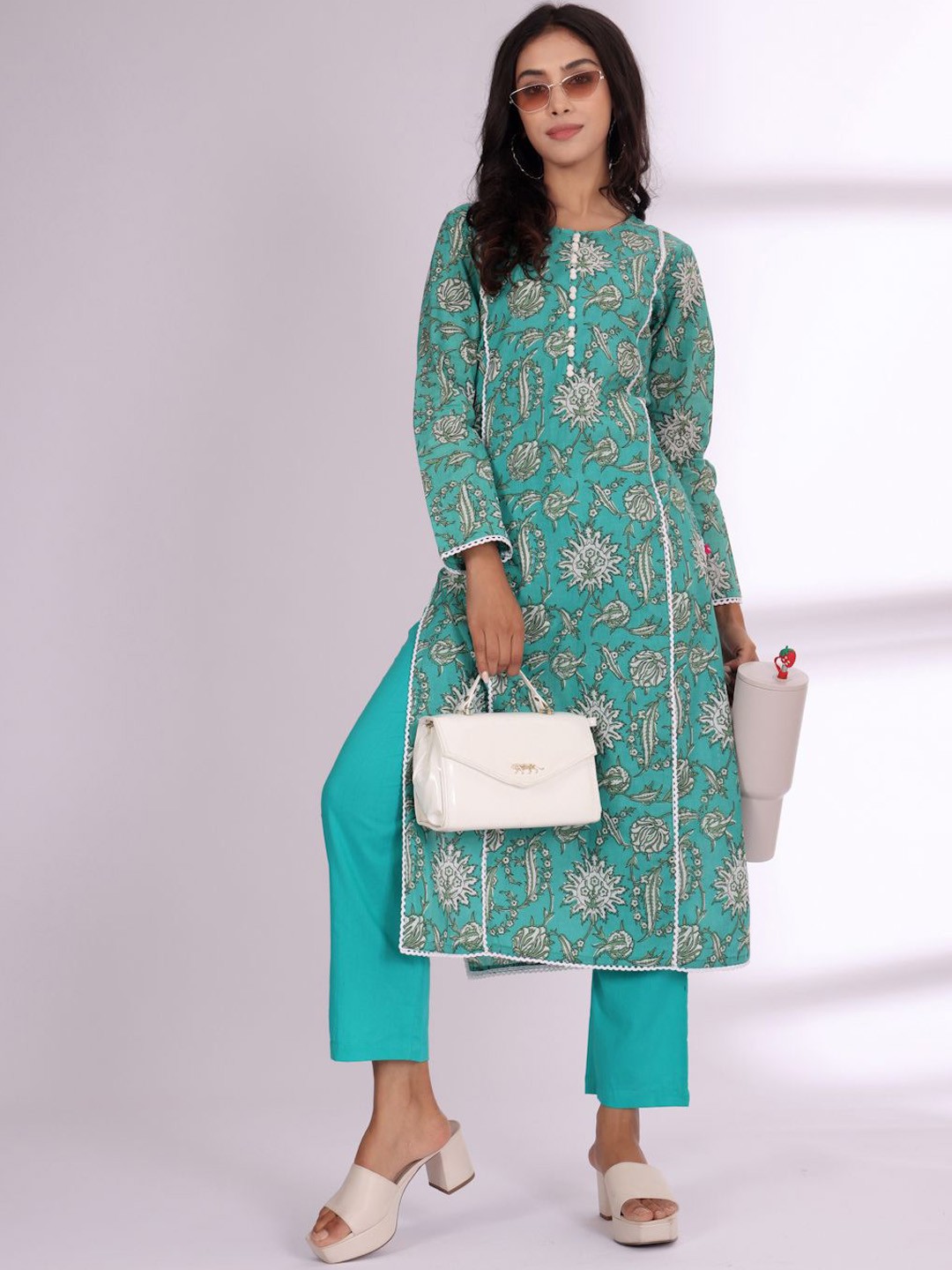 

Varanga Floral Printed Round Neck Pure Cotton Kurta With Trousers, Turquoise blue