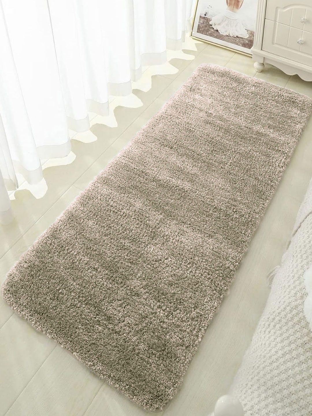 

LUXEHOME INTERNATIONAL Brown Microfiber Quick Drying Floor Runner, Taupe