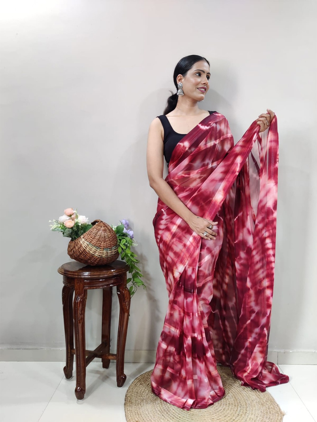 

bansari textiles Tie and Dye Dyed Saree, Red