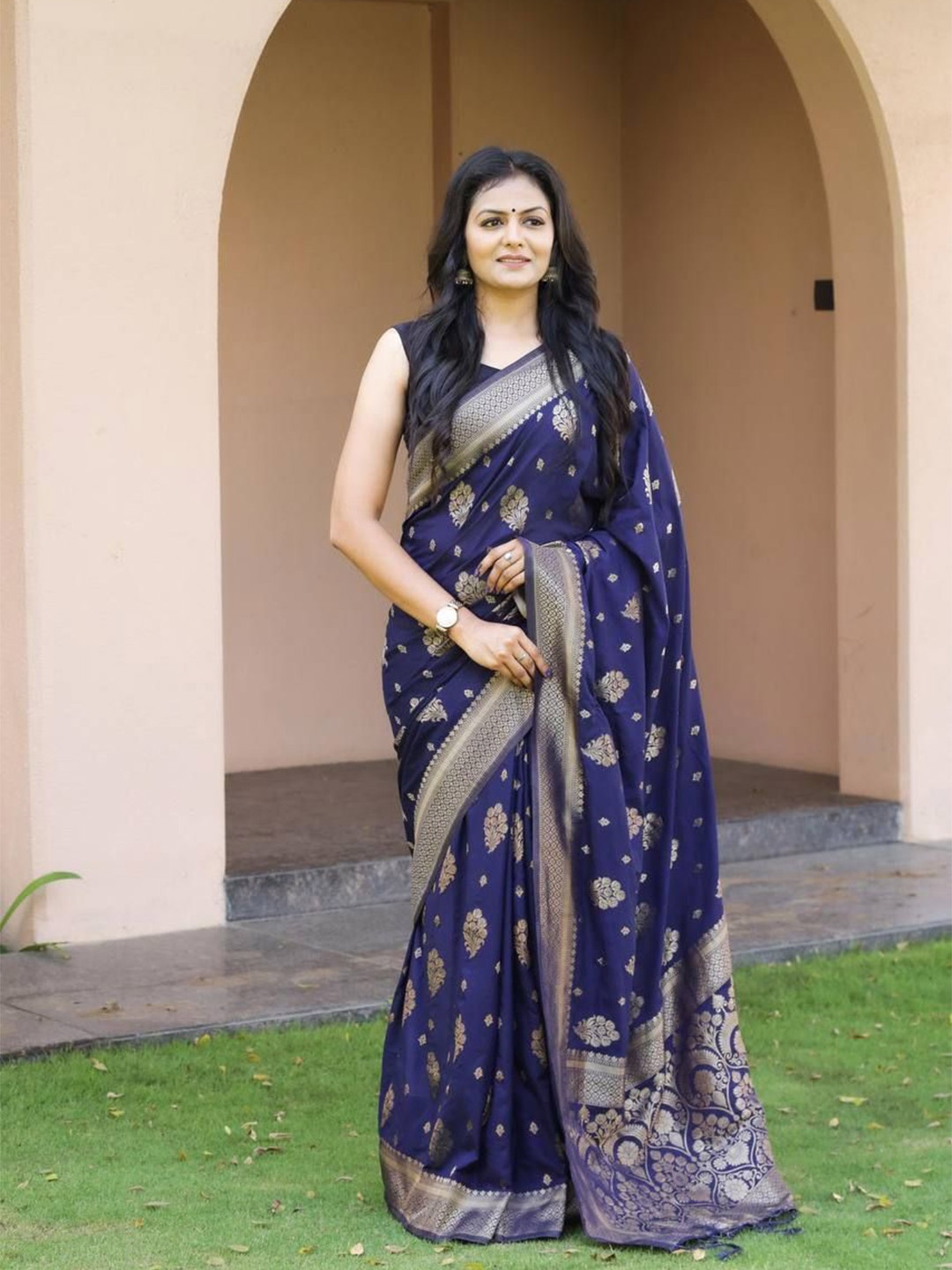 

bansari textiles Woven Design Zari Kanjeevaram Saree, Blue