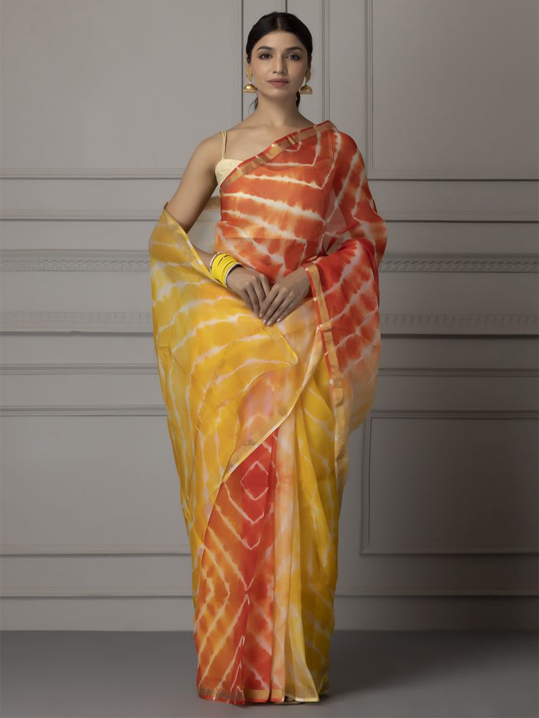 

Geroo Luxe Leheriya Printed Zari Pure Silk Kota Saree, Yellow