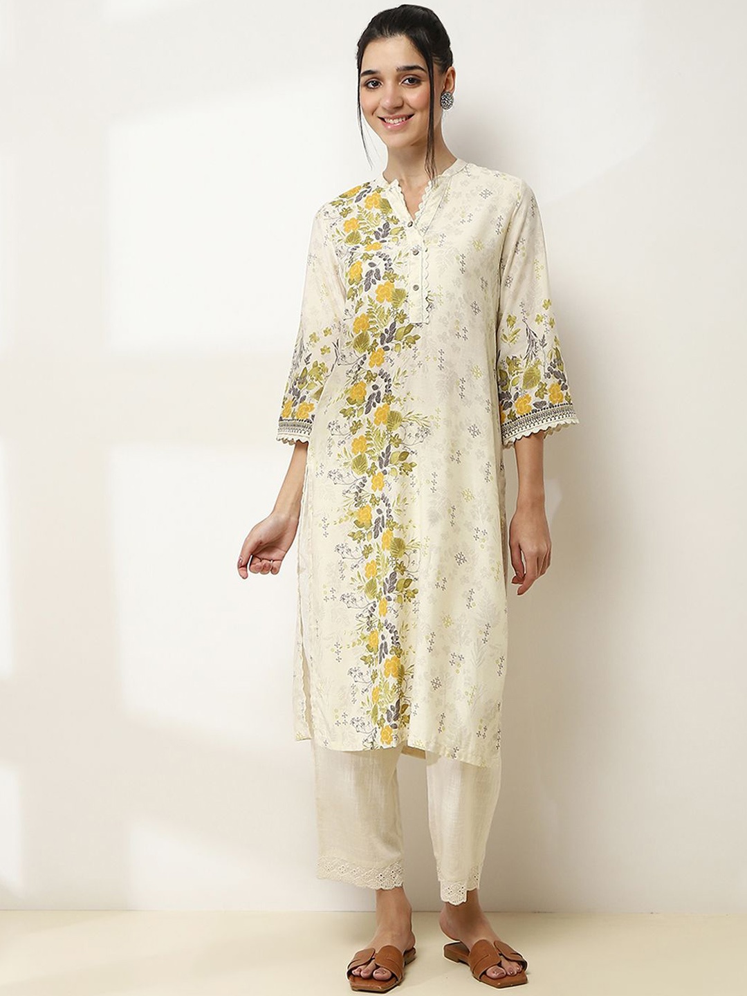 

Rangriti Floral Printed Mandarin Collar Cotton Straight Kurta, Green