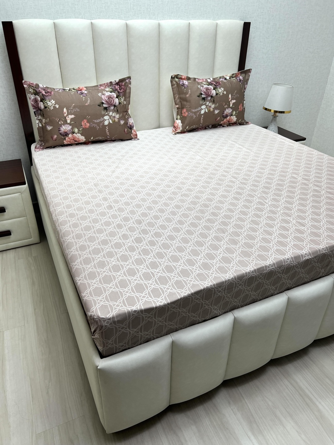 

Pure Decor Royal Majestic Brown 260 TC Pure Cotton King Bedsheet Set 2.74m x 2.74m
