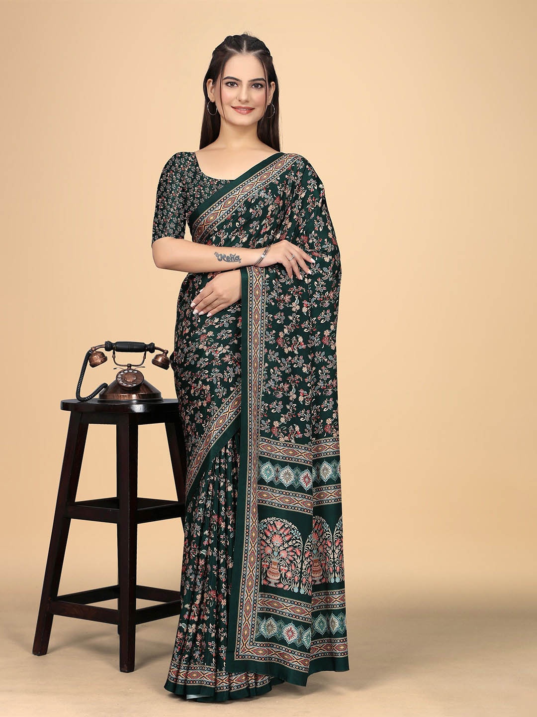 

K 5 Fashion Floral Pure Crepe Saree, Green