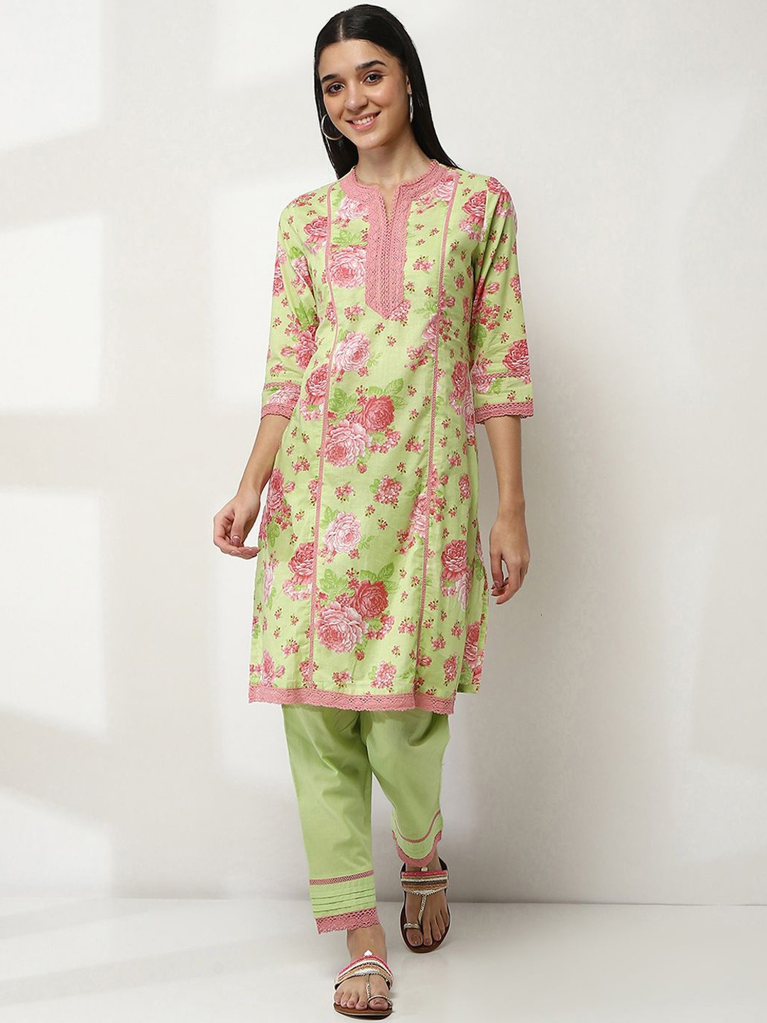 

Rangriti Floral Printed Notch Neck Straight Pure Cotton Kurta with Trousers, Green