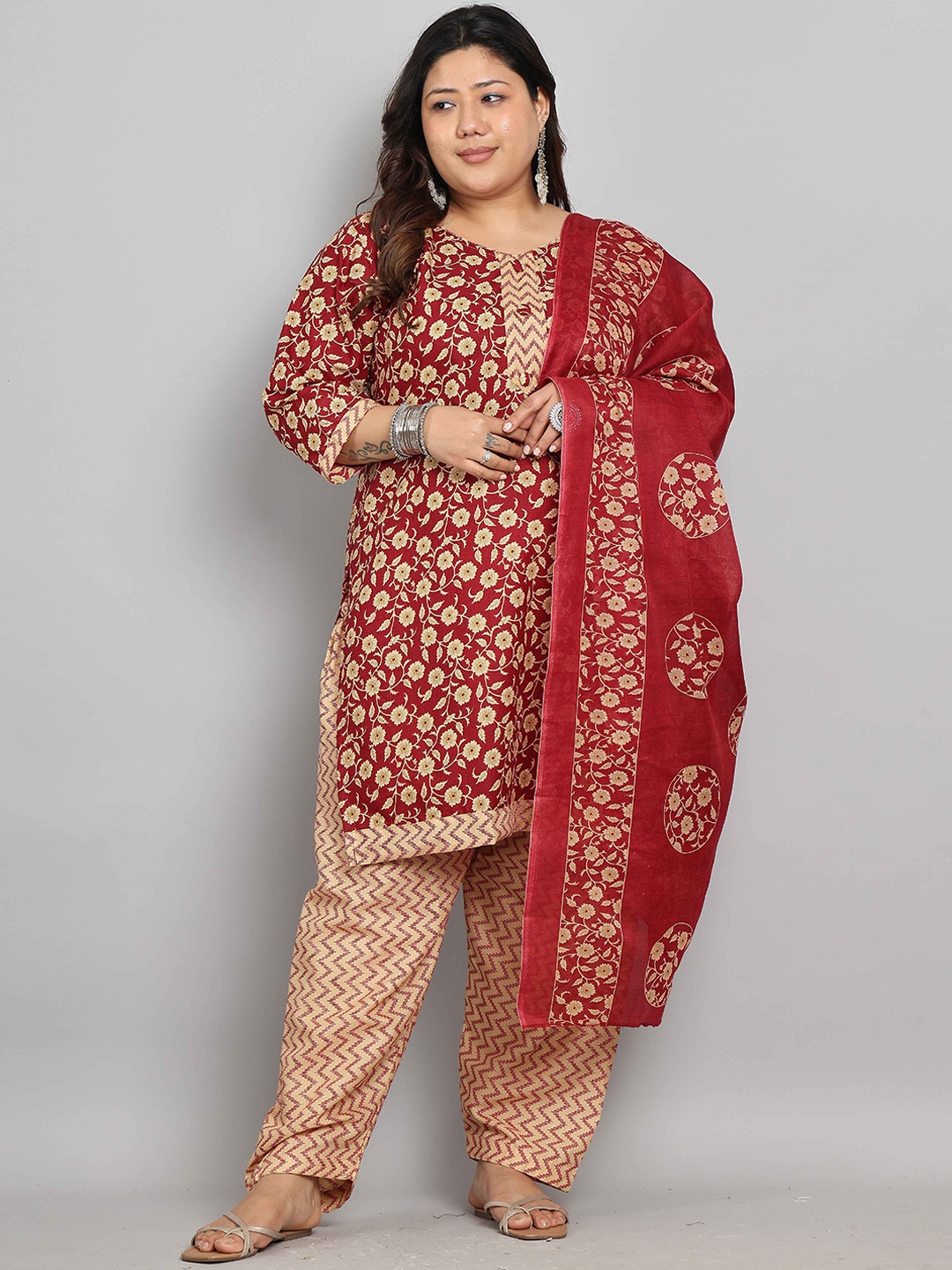 

Roly Poly Floral Printed Straight Kurta With Salwar And Dupatta, Maroon