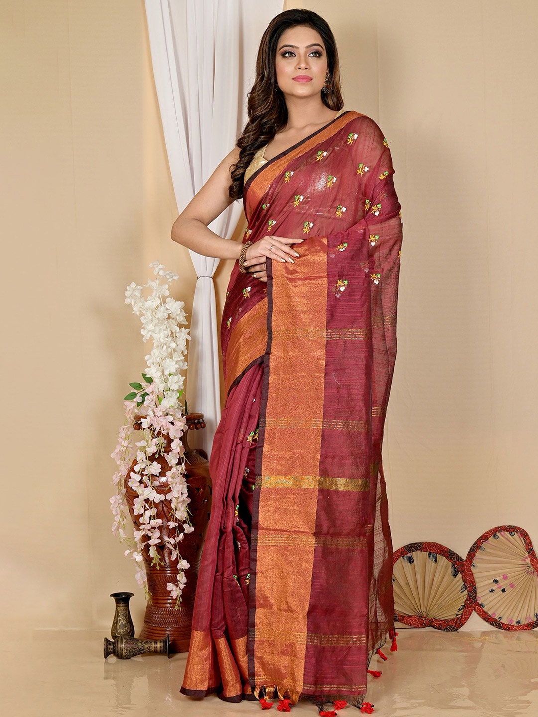 

PuJoy Floral Zari Taant Saree, Brown