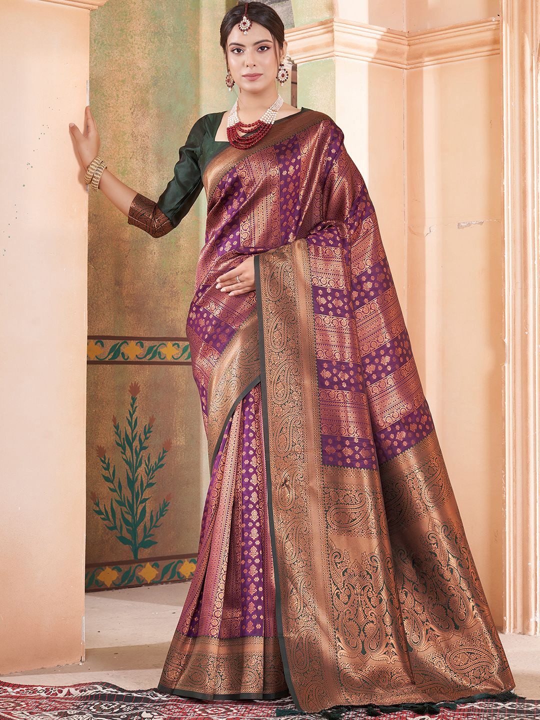 

Panzora Woven Design Zari Silk Blend Kanjeevaram Saree, Purple