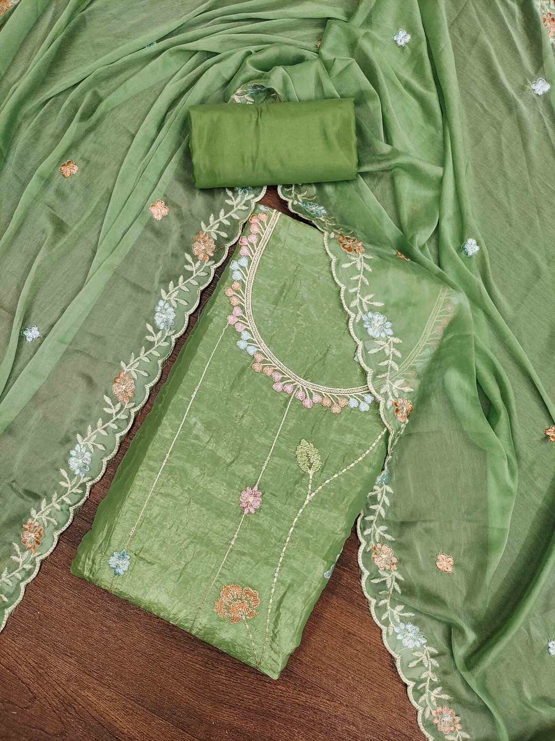 

Blissta Floral Embroidered Sequinned Chiffon Unstitched Dress Material, Green