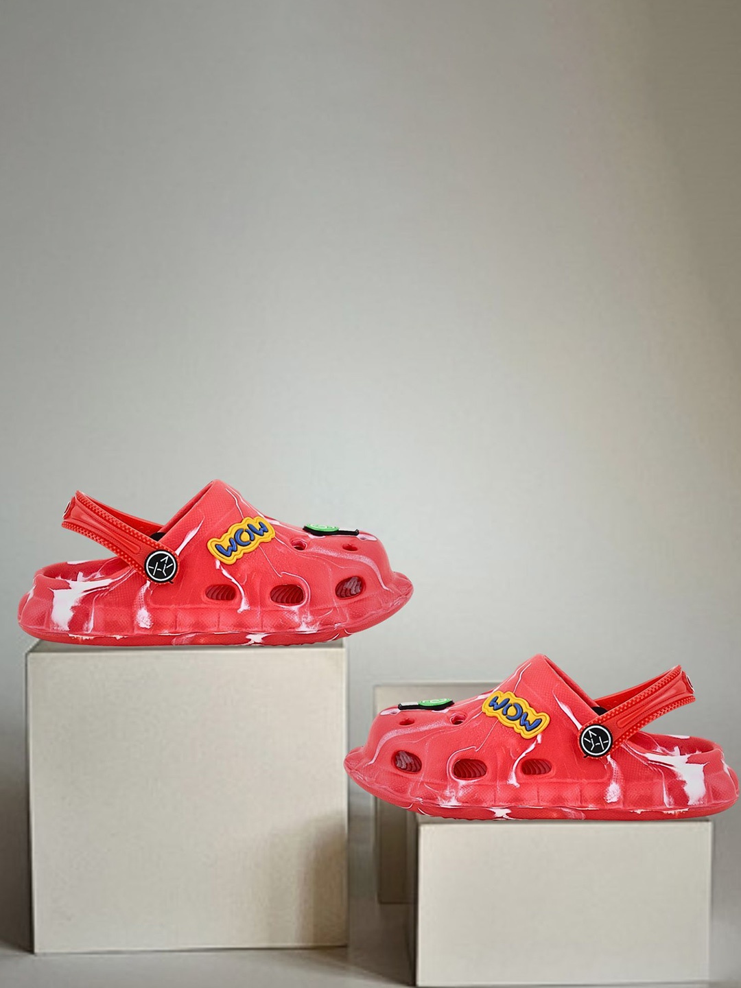 

Smartots Self Design Clogs, Red