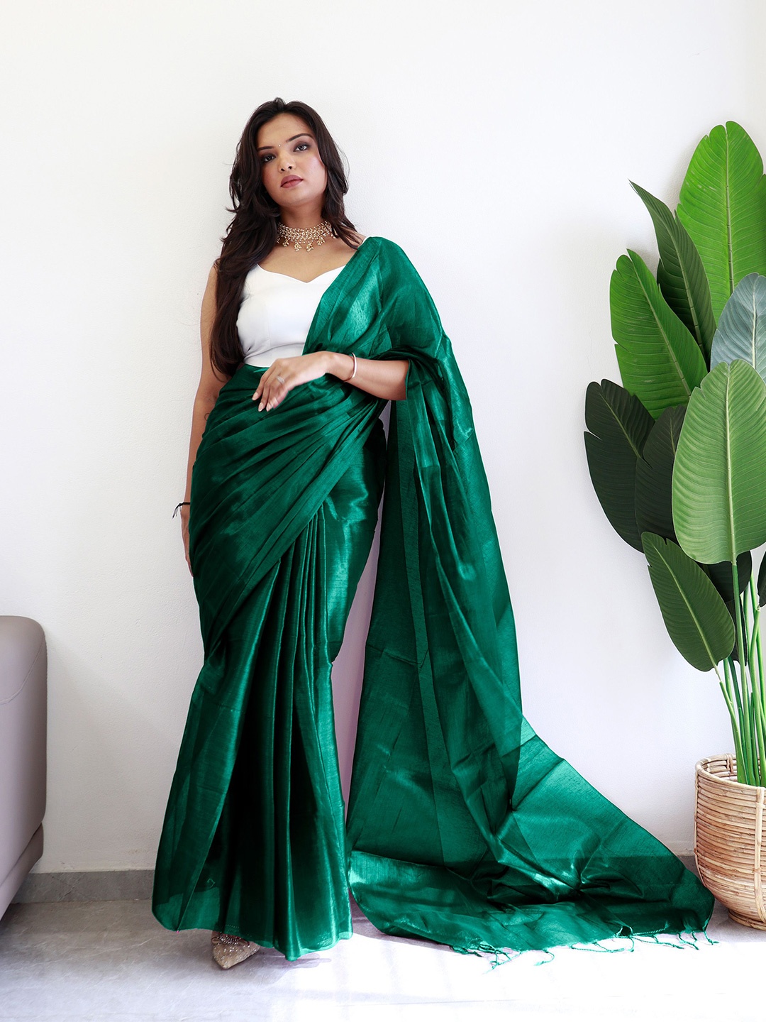 

Anouk Solid Tissue Saree with Blouse Piece, Green