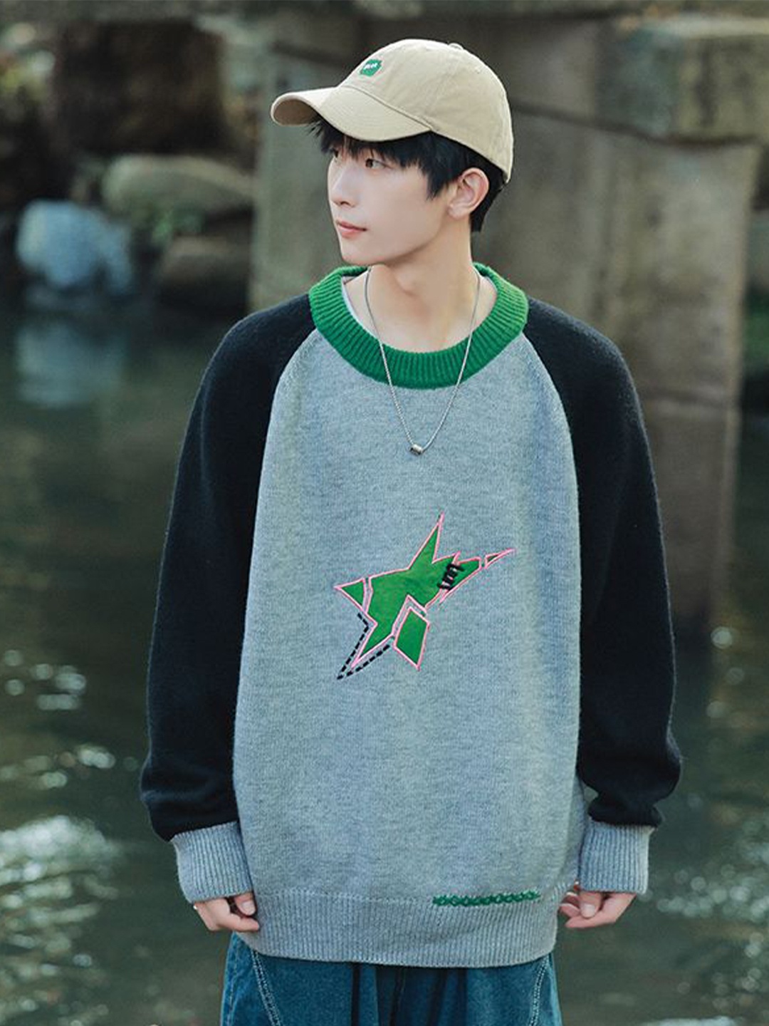 

StyleCast x Revolte Men Colourblocked Longline Pullover, Grey