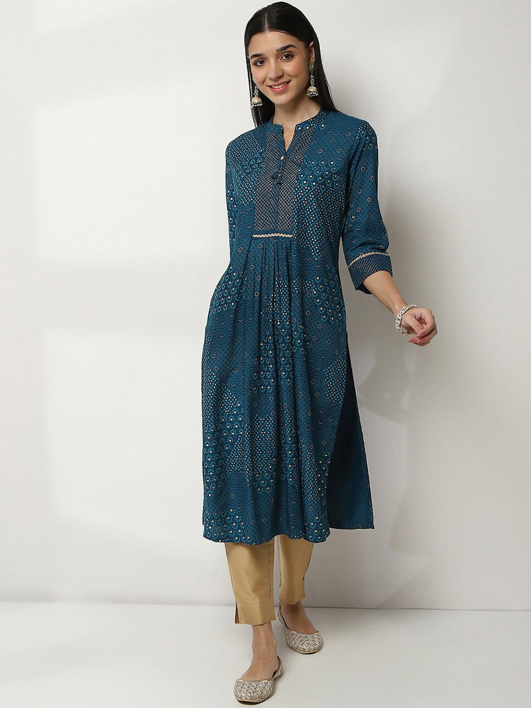 

Rangriti Floral Printed Mandarin Collar Pleated Straight Kurta, Blue