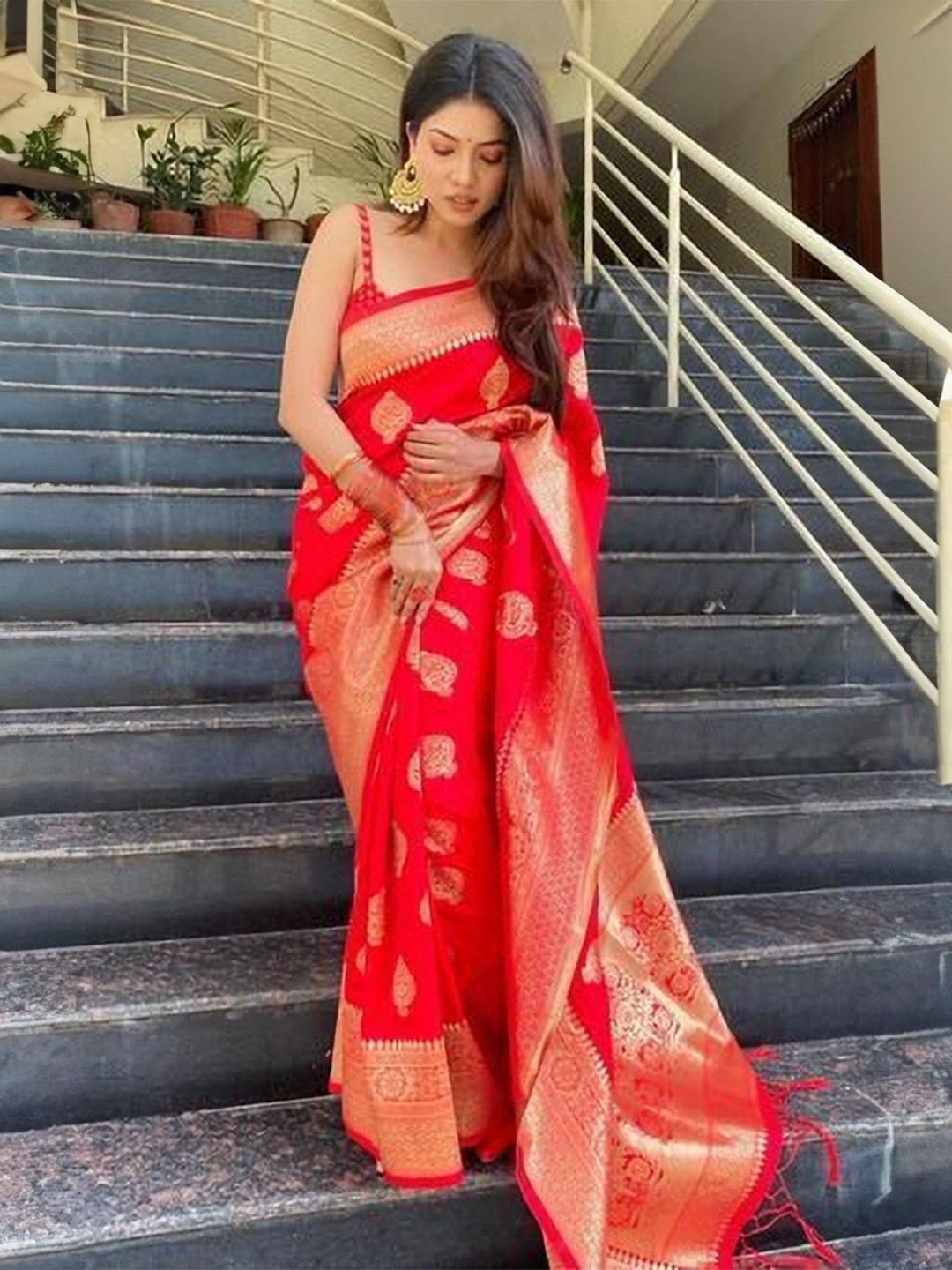 

bansari textiles Woven Design Zari Kanjeevaram Saree, Red