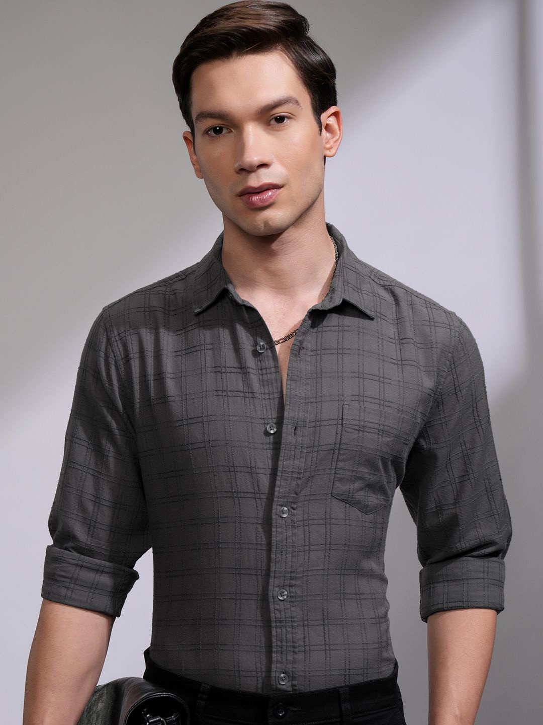 

HIGHLANDER Men Fancy Yarn Texttu Checked Casual Shirt, Grey