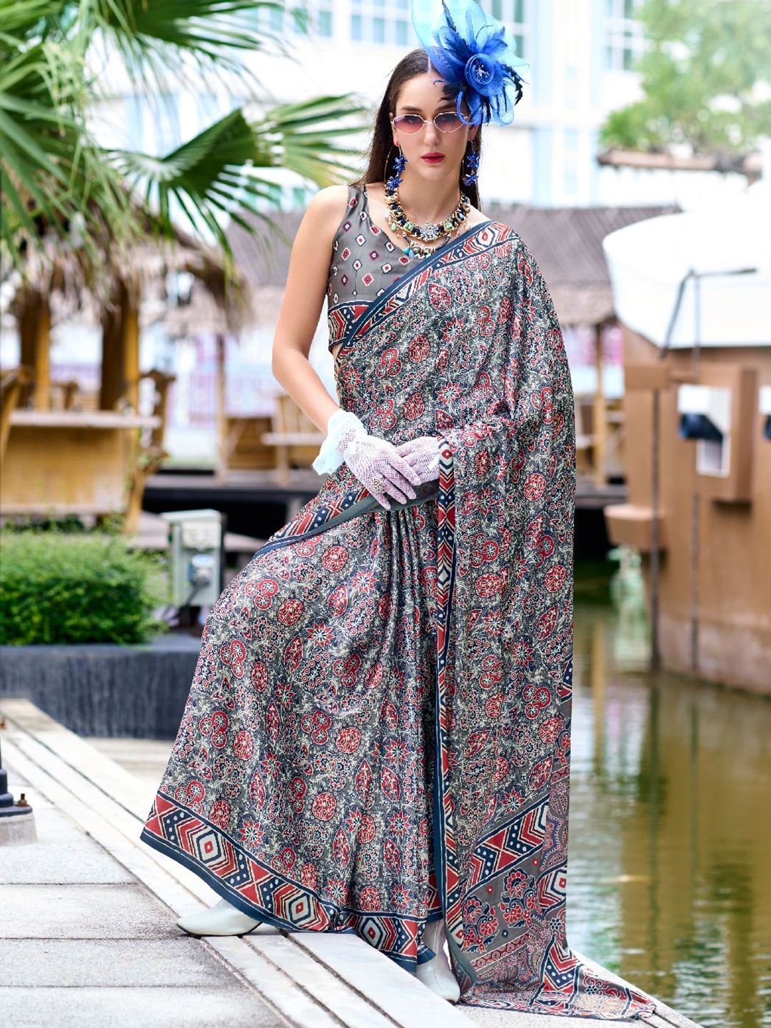 

Panzora Ethnic Motifs Satin Saree, Grey