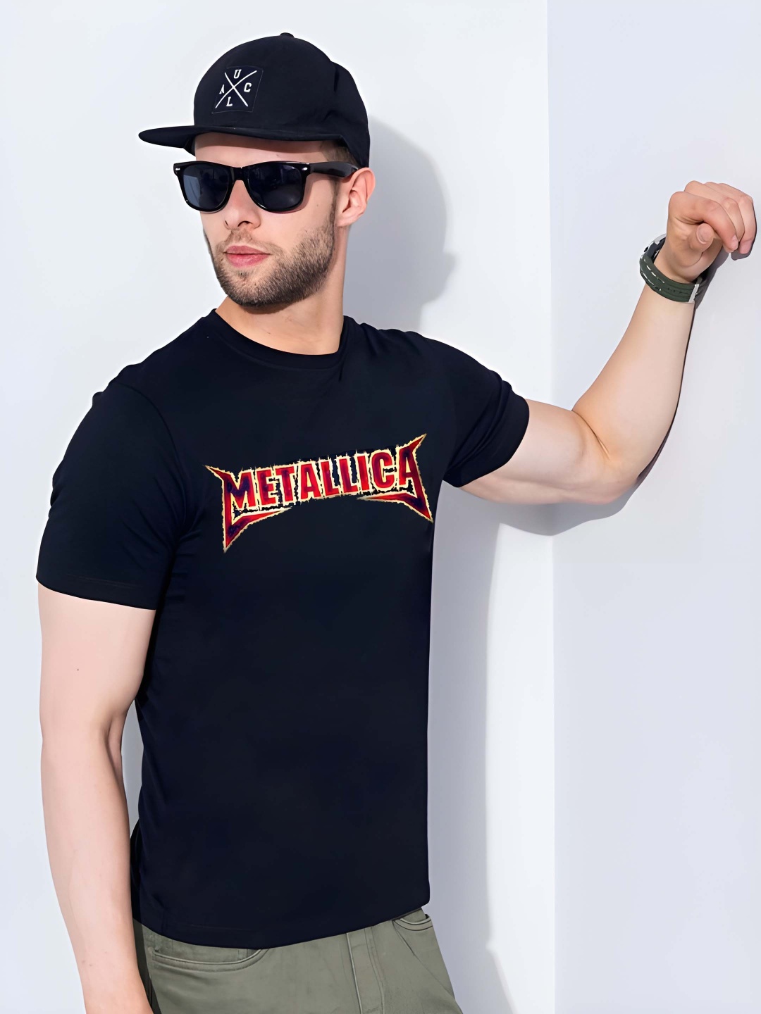 

BOWLIFESTYLE Men Graphic Printed Round Neck Cotton T-shirt, Black