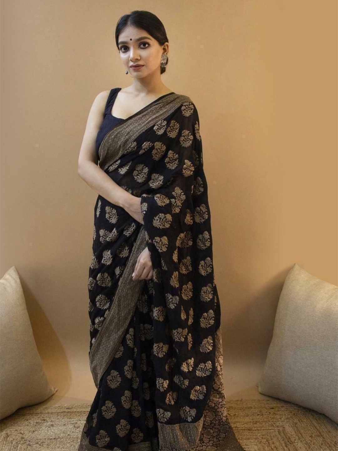 

bansari textiles Woven Design Kanjeevaram Saree, Black