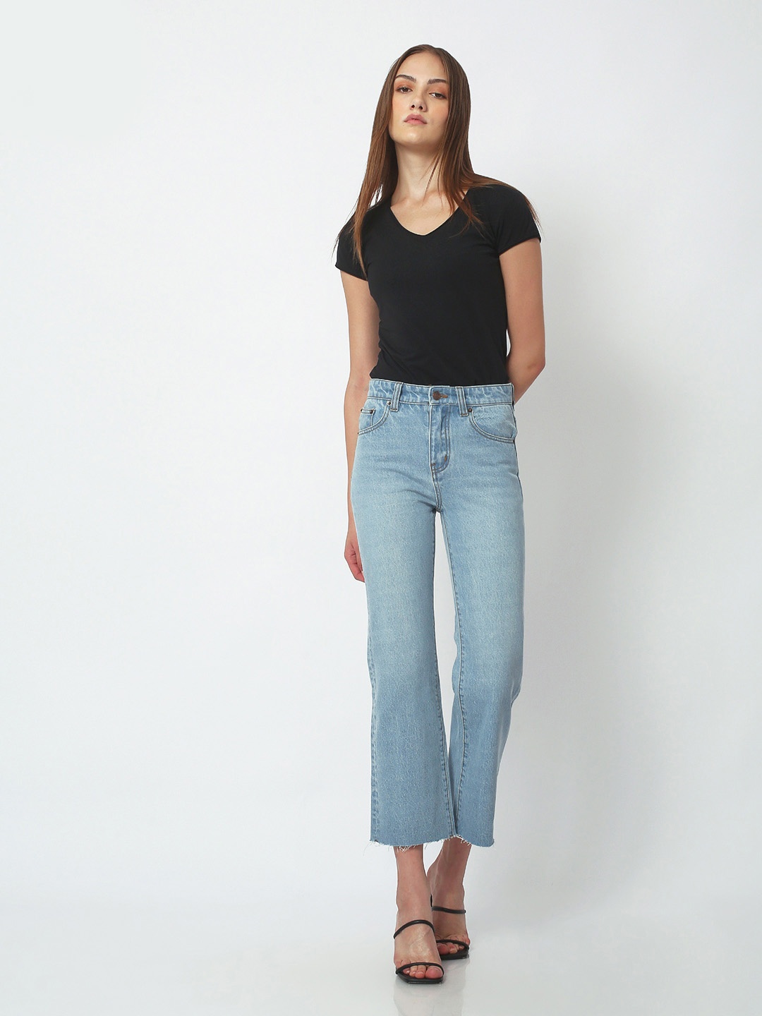 

Noggah Women Mid-Rise Light Fade Stretchable Regular Fit Jeans, Blue