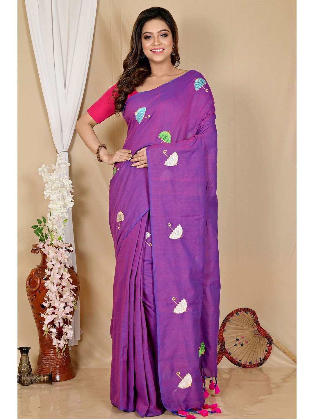 

DipDiya Embroidered Pure Cotton Taant Saree, Purple