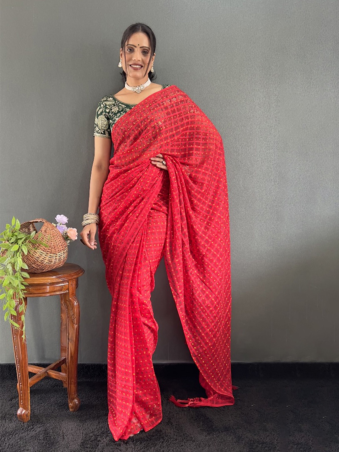 

Anouk Checked Bandhani Saree, Red