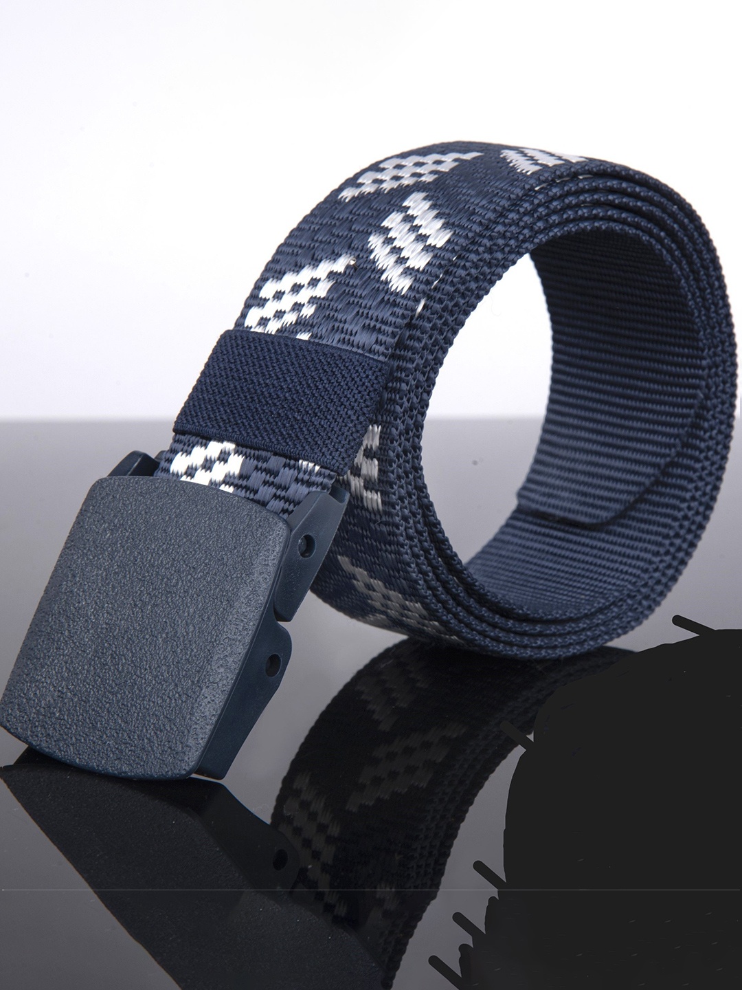 

Metronaut Men Textured Belt, Blue