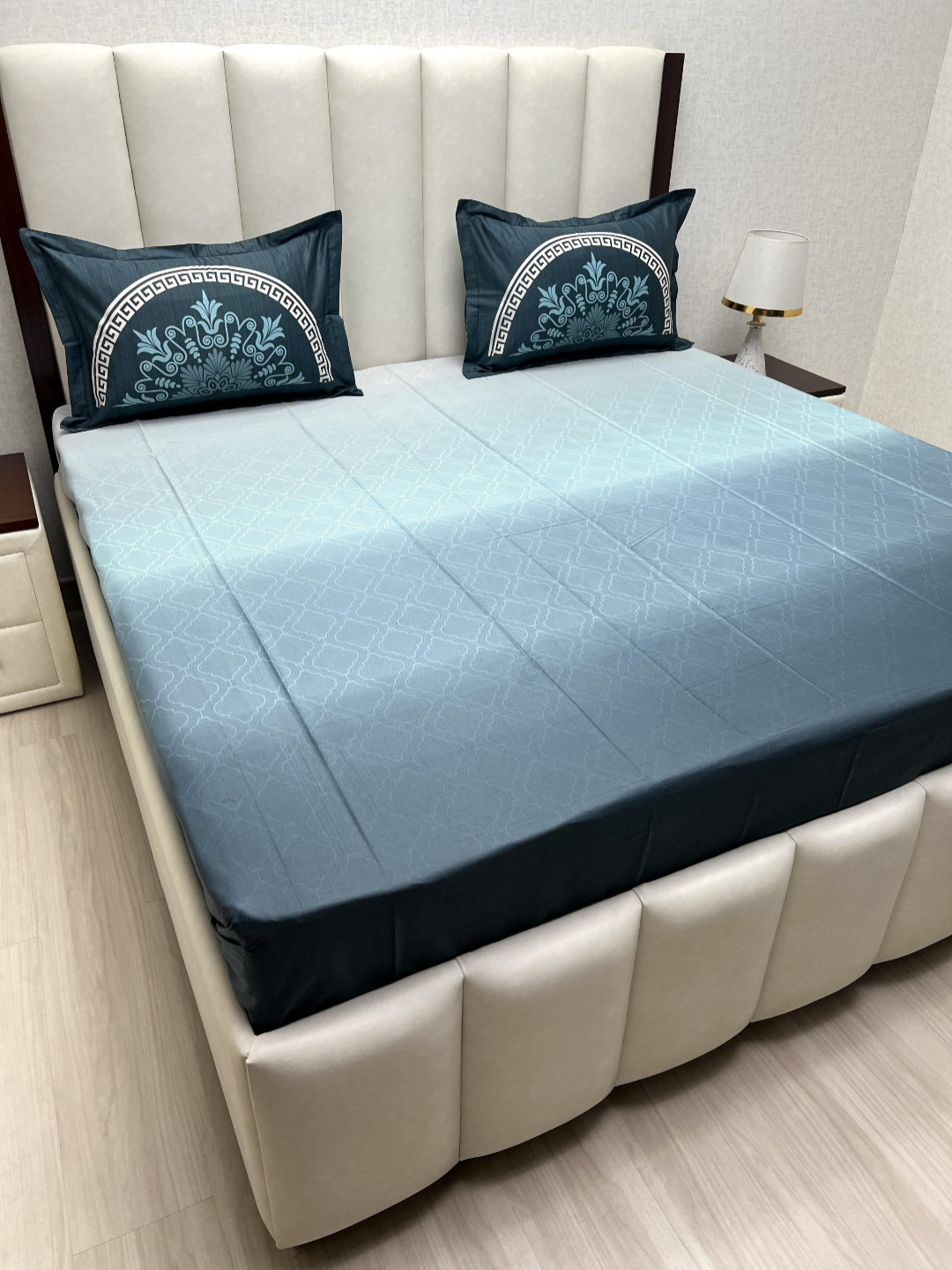 

Pure Decor Royal Majestic Blue Printd Pure Cotton 260 TC King Bedsheet Set 2.74 m x 2.74 m
