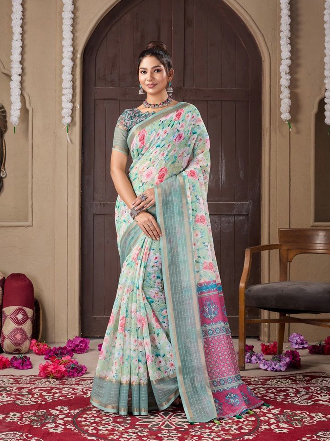 

Fashion FRICKS Floral Printed Zari Saree, Blue