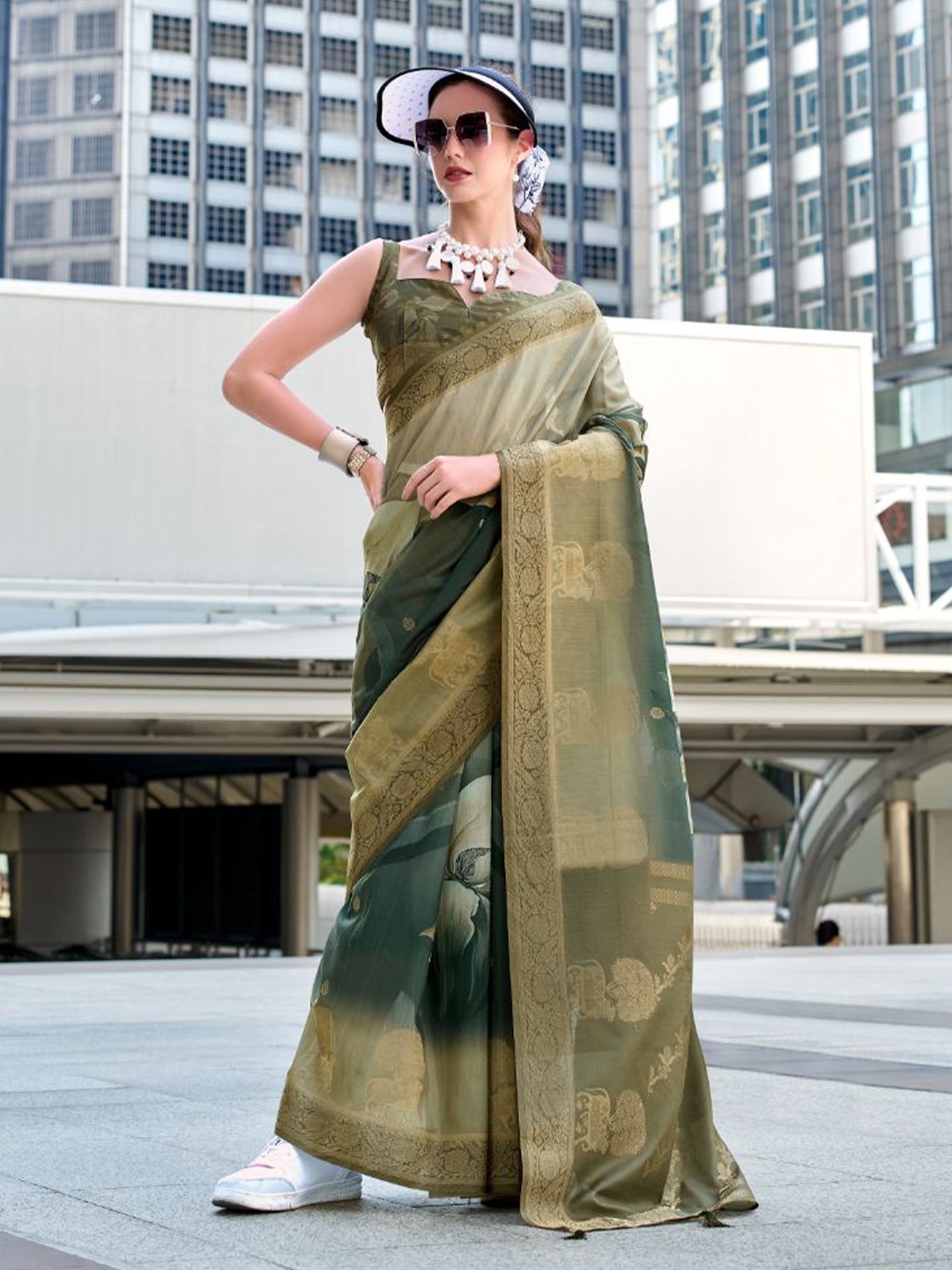 

NK Textiles Woven Design Block Printed Saree, Green