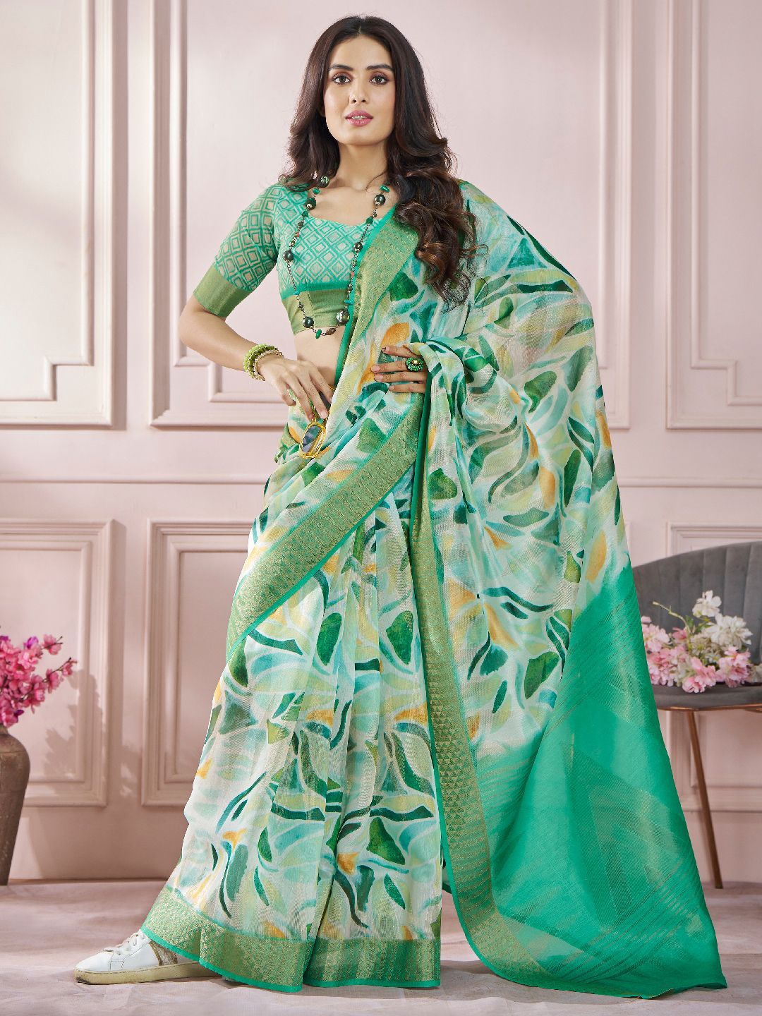 

Mitera Abstract Printed Zari Woven Design Saree, Green