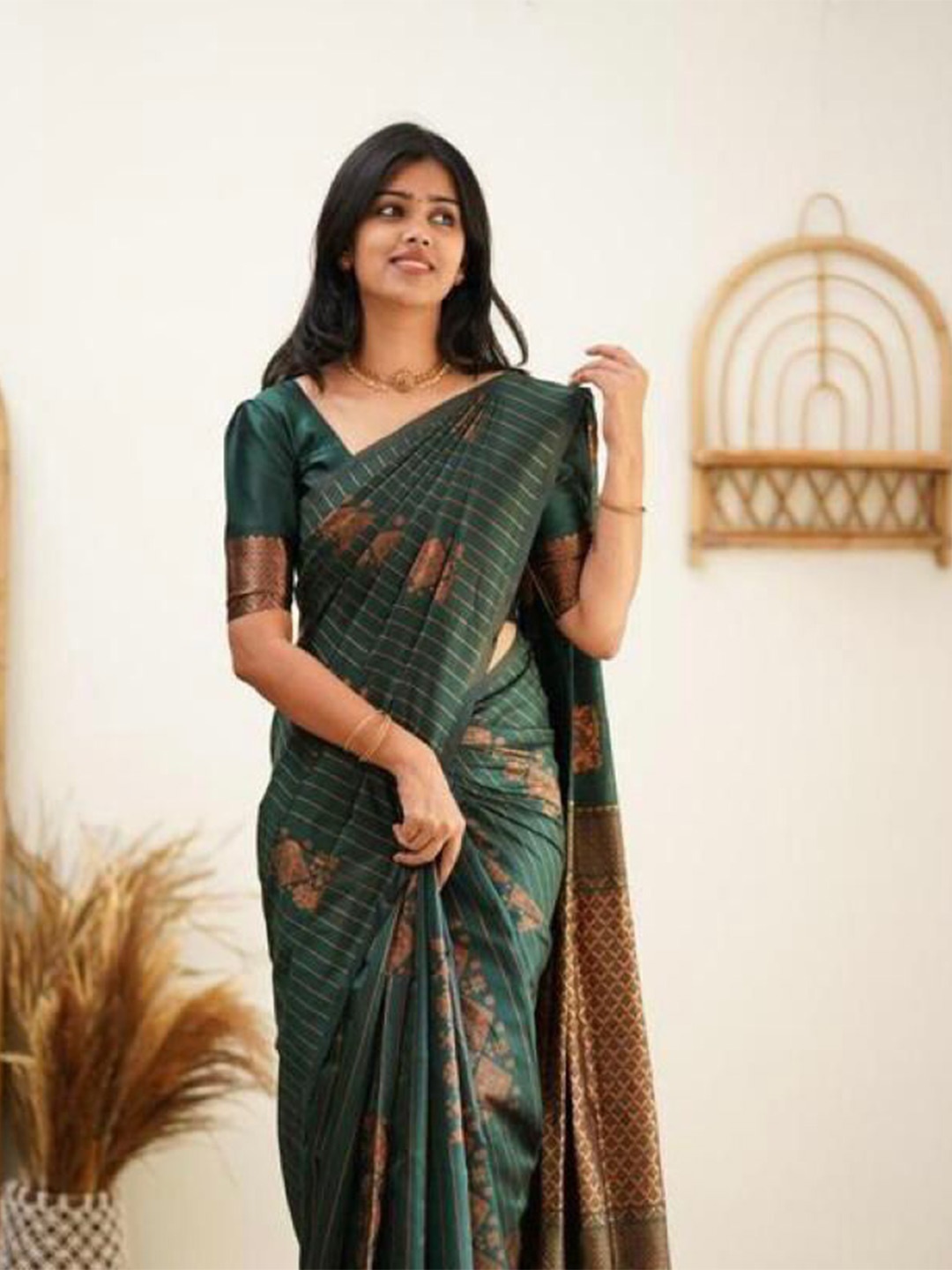 

bansari textiles Woven Design Pure Cotton Jamdani Saree, Green